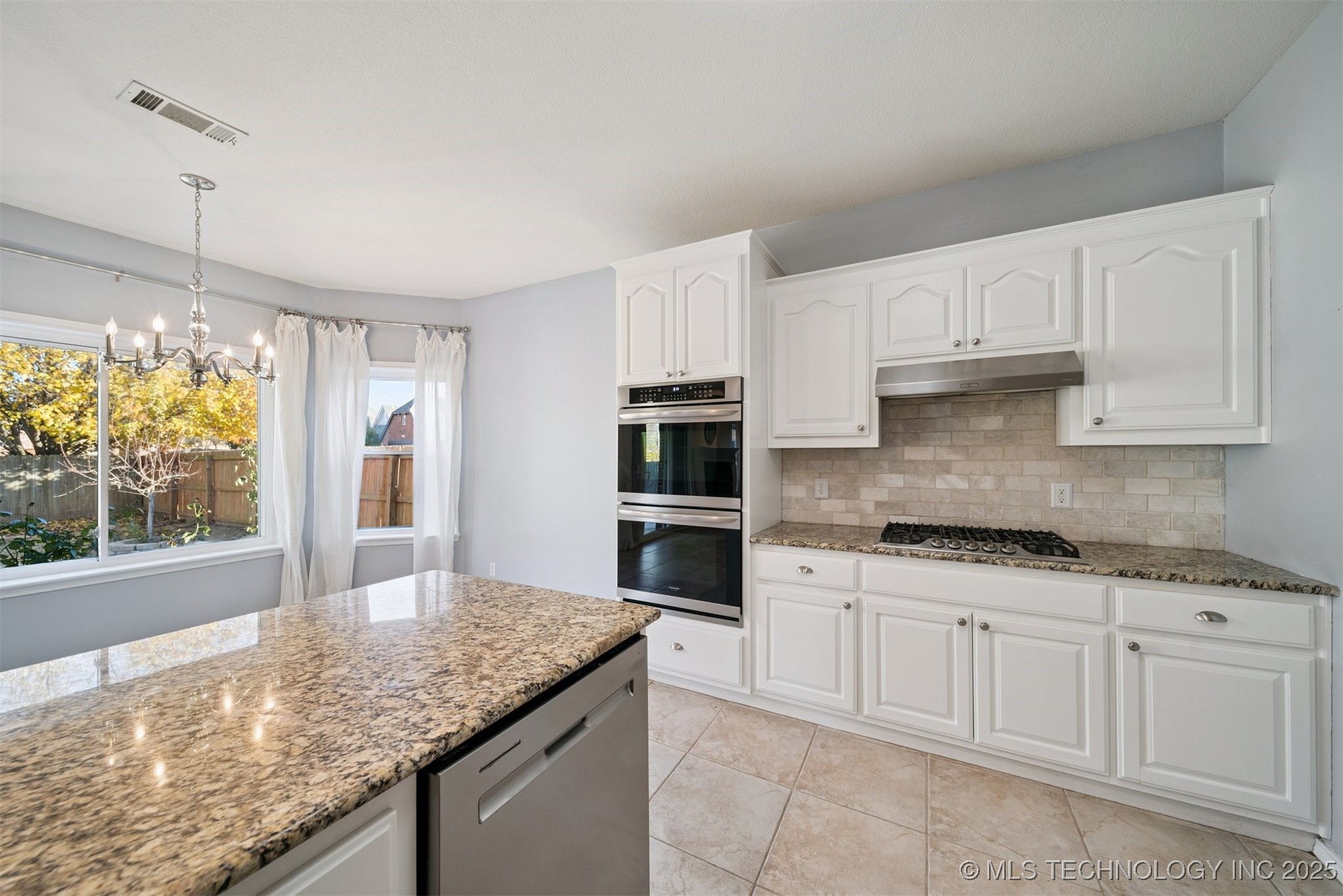 4213 S Redwood Avenue Property Photo 16