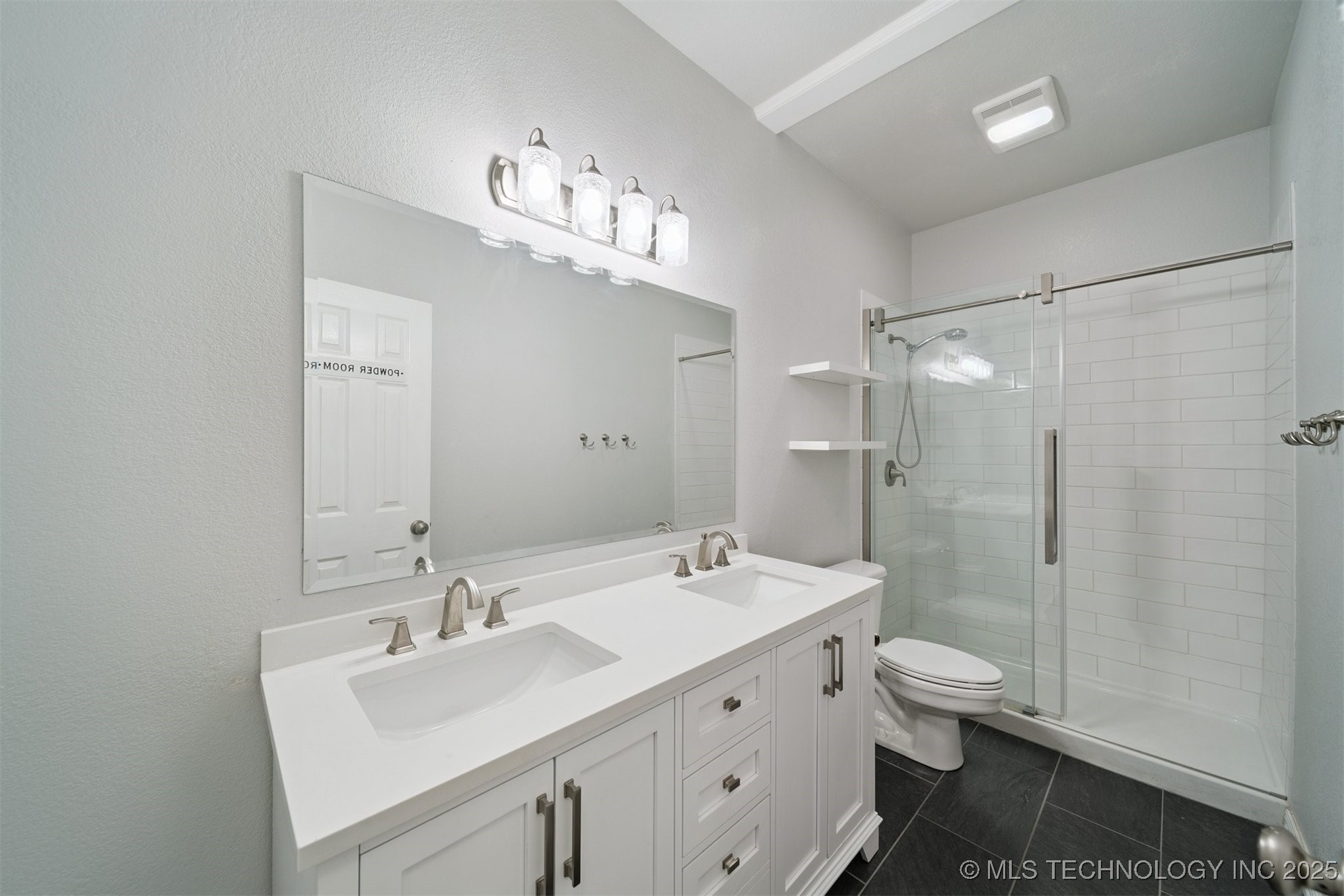 4213 S Redwood Avenue Property Photo 18