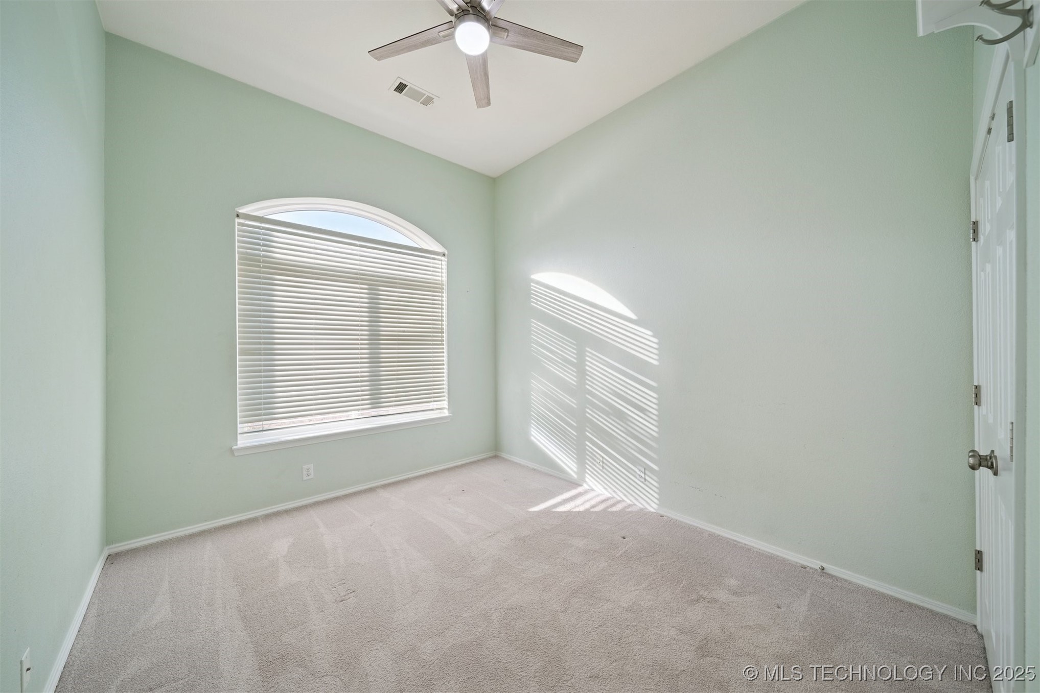 4213 S Redwood Avenue Property Photo 20