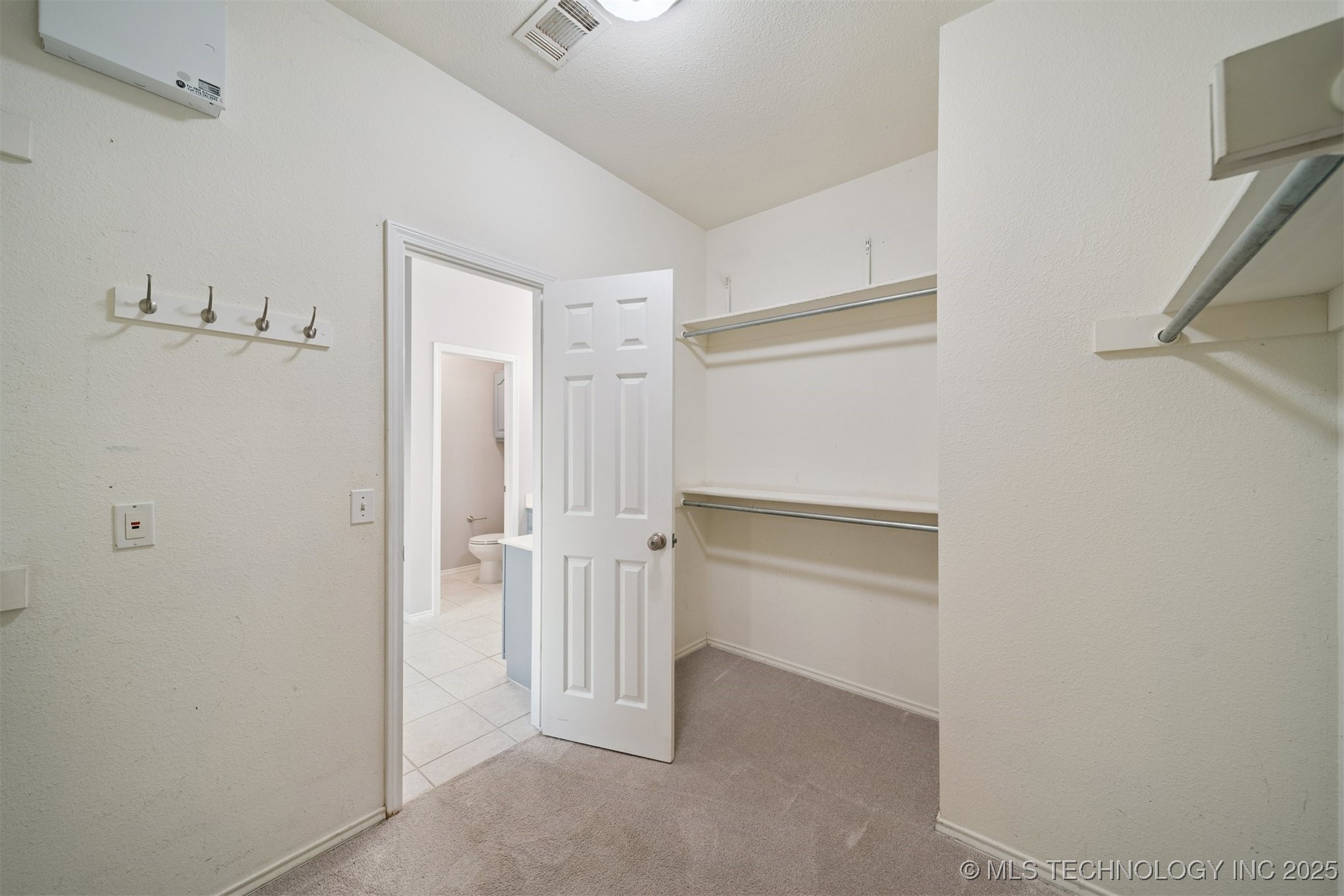 4213 S Redwood Avenue Property Photo 27