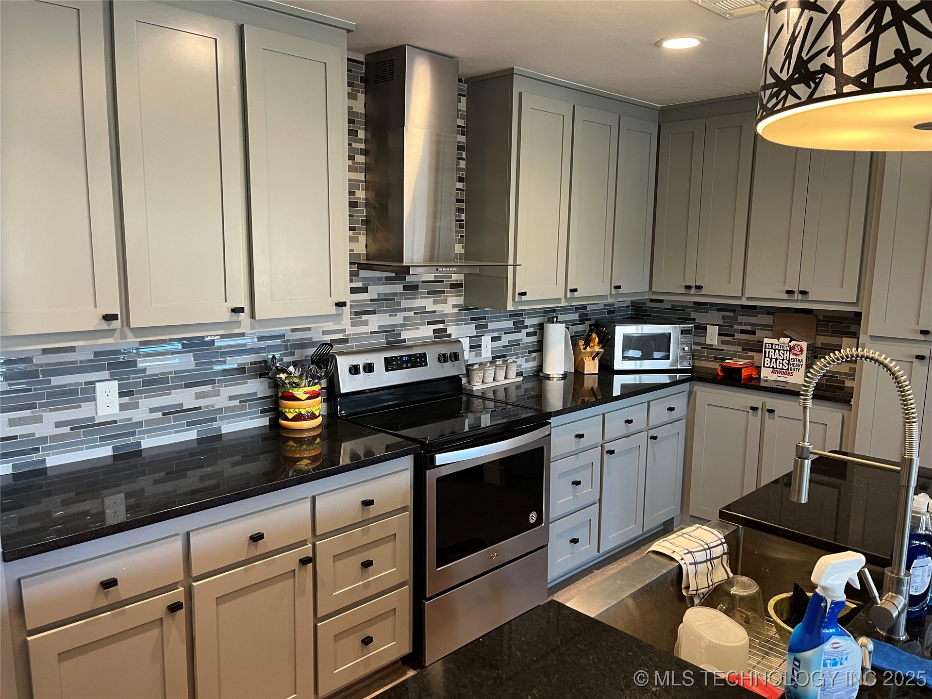 6711 Bobbie Little Drive Property Photo 4