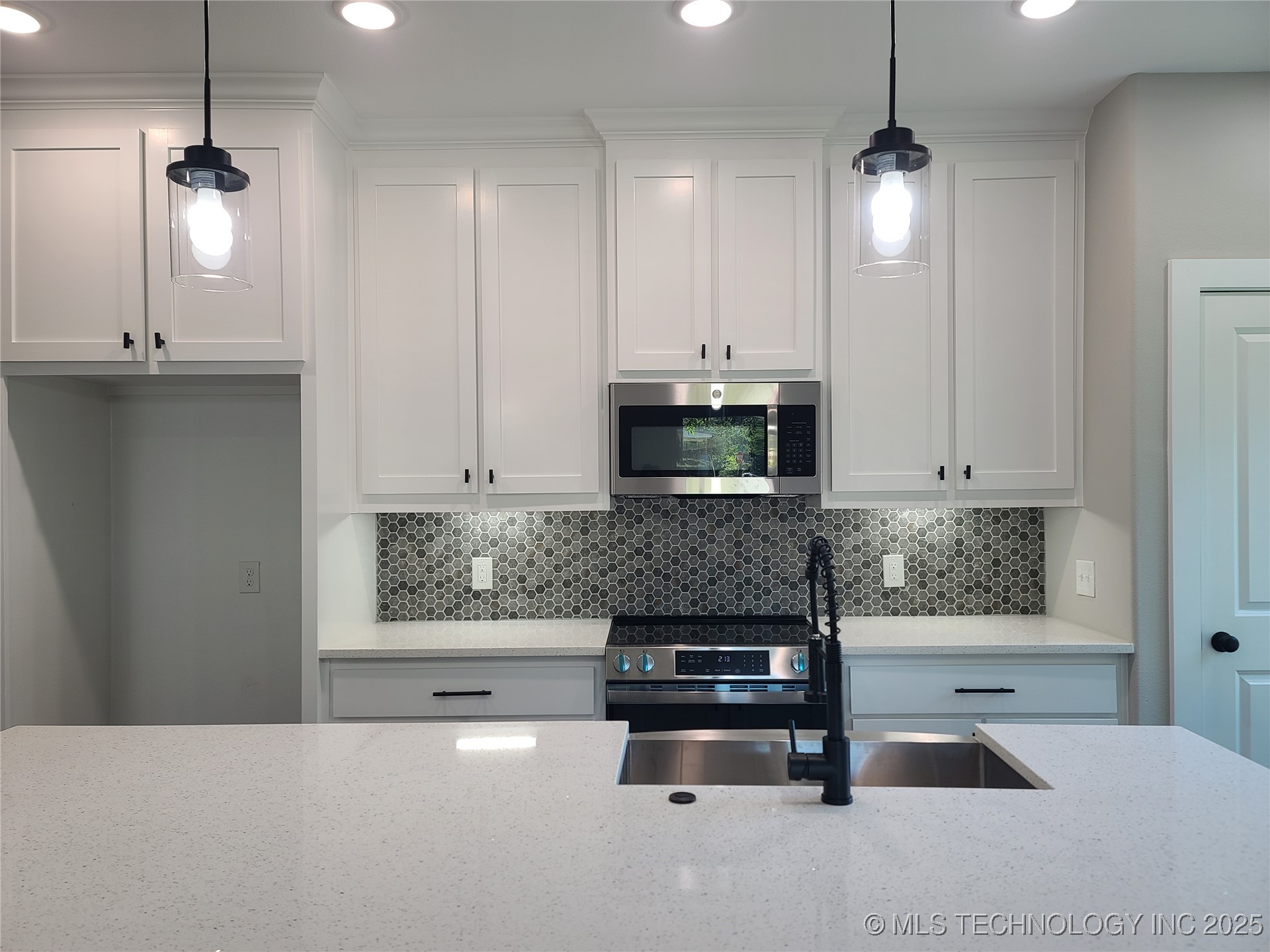 513 Ne 5th Avenue Property Photo 3