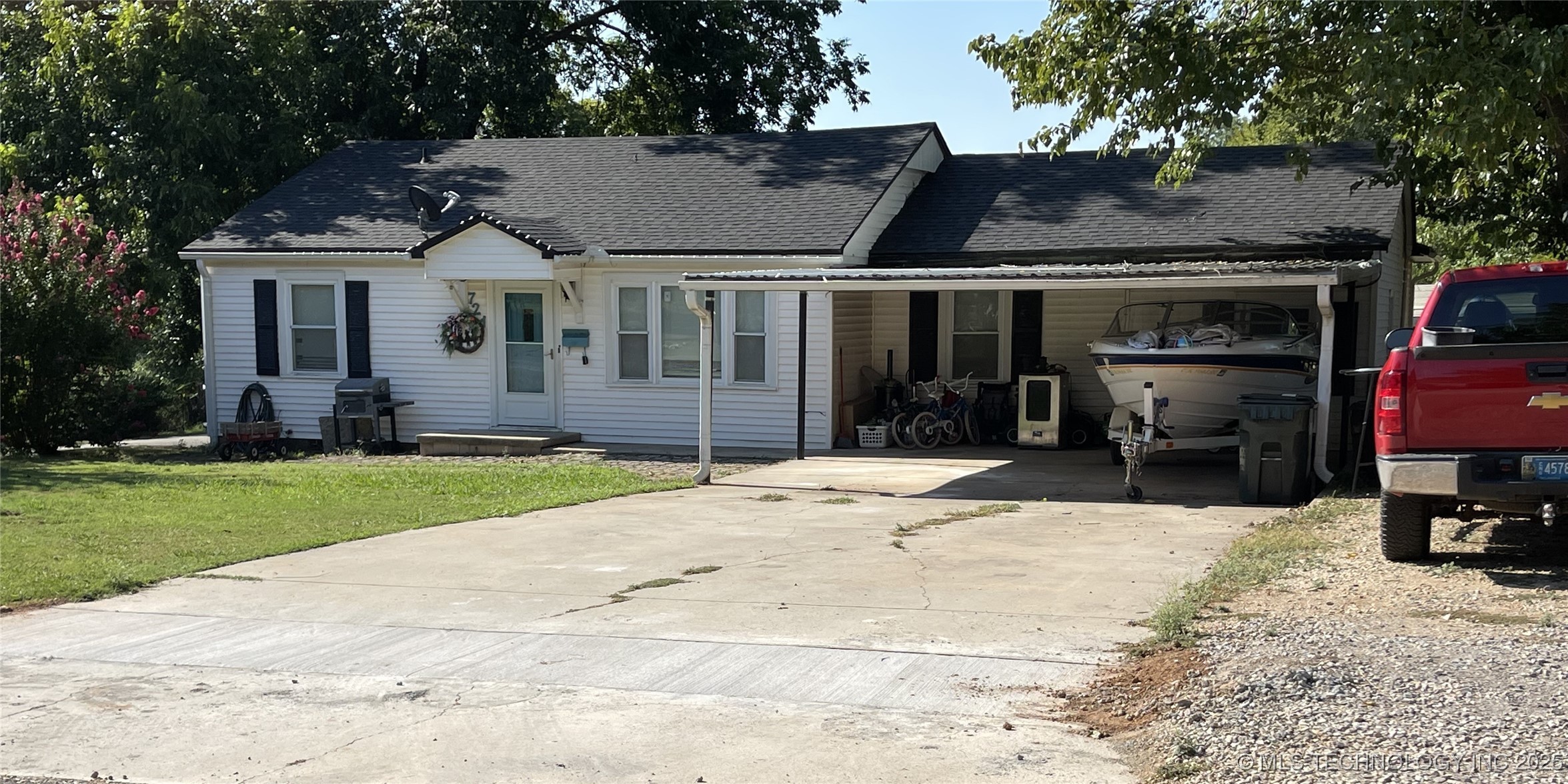 721 E Wynnewood Property Photo 1