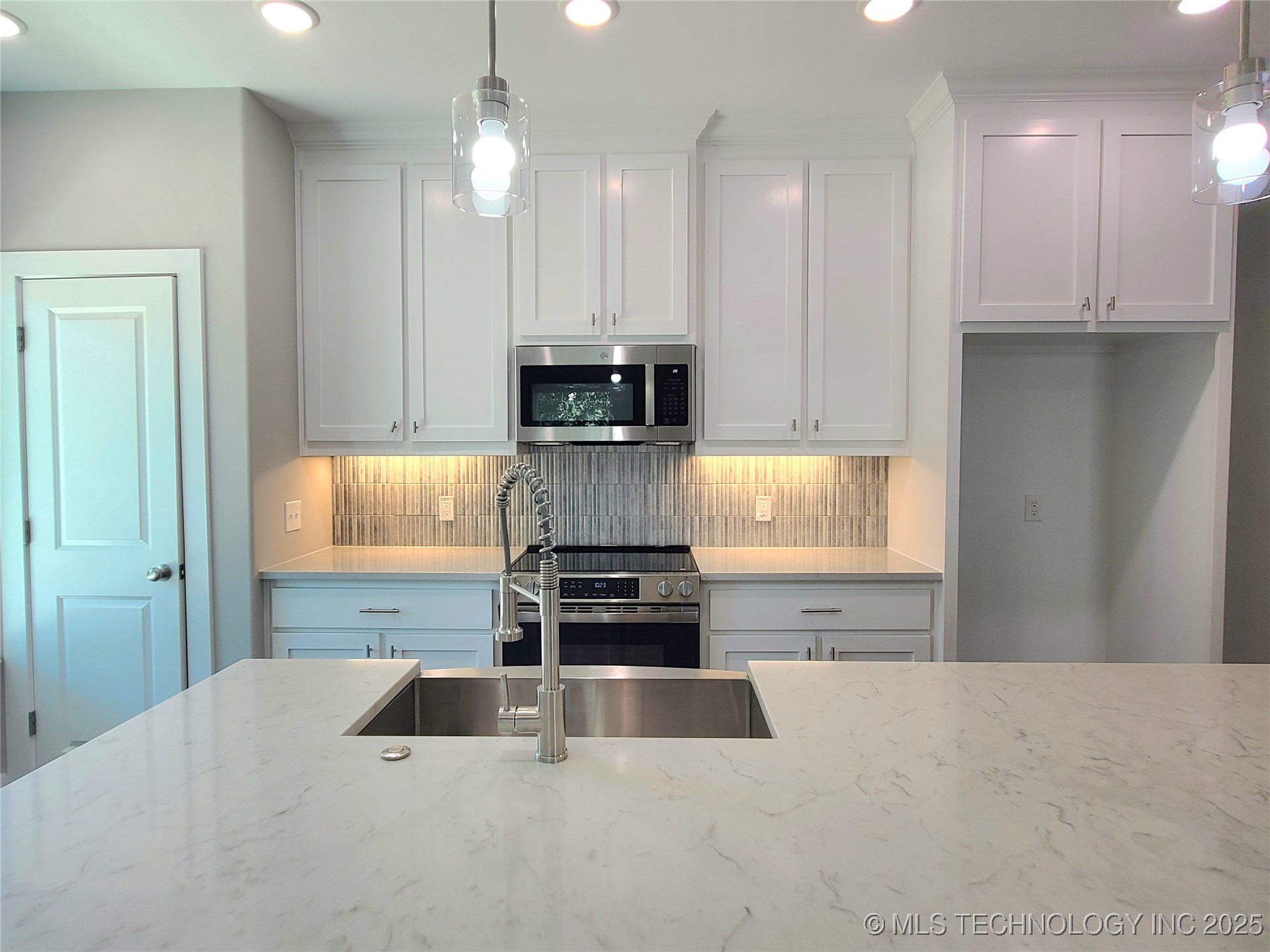 507 Ne 5th Avenue Property Photo 4