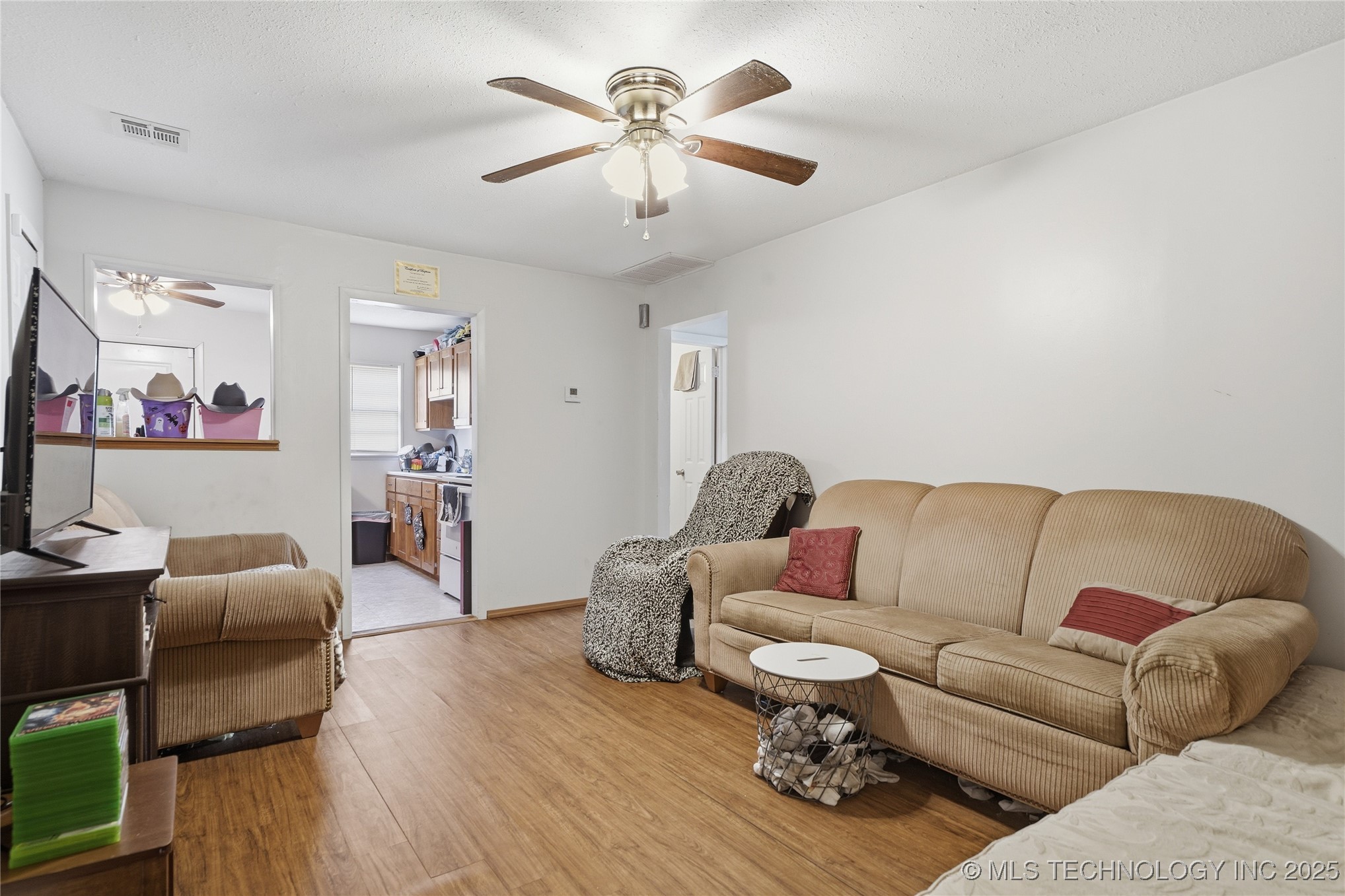 2513 N Norwood Place Property Photo 5