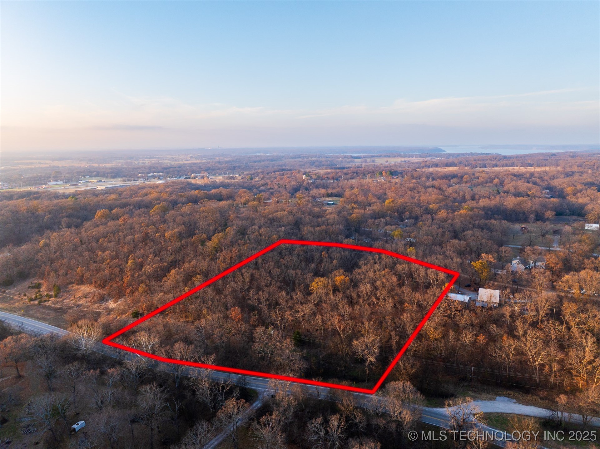 6594 E 563 Road Property Photo 5