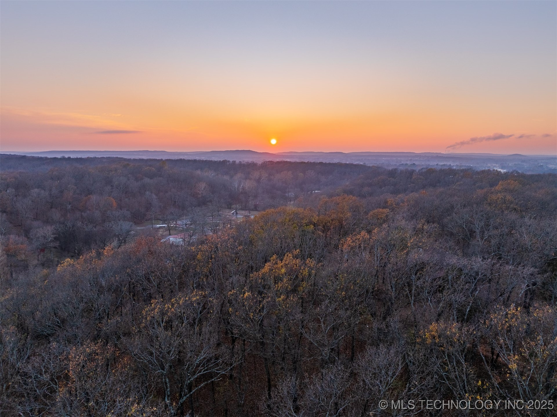 6594 E 563 Road Property Photo 7
