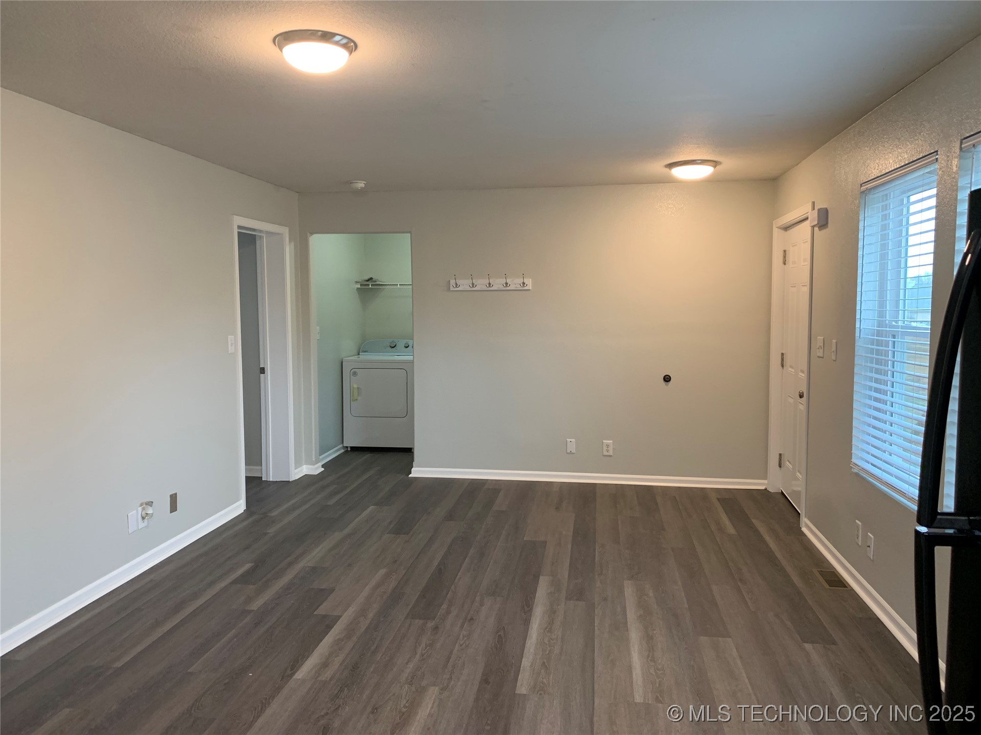 773 Hilltop Drive Property Photo 3