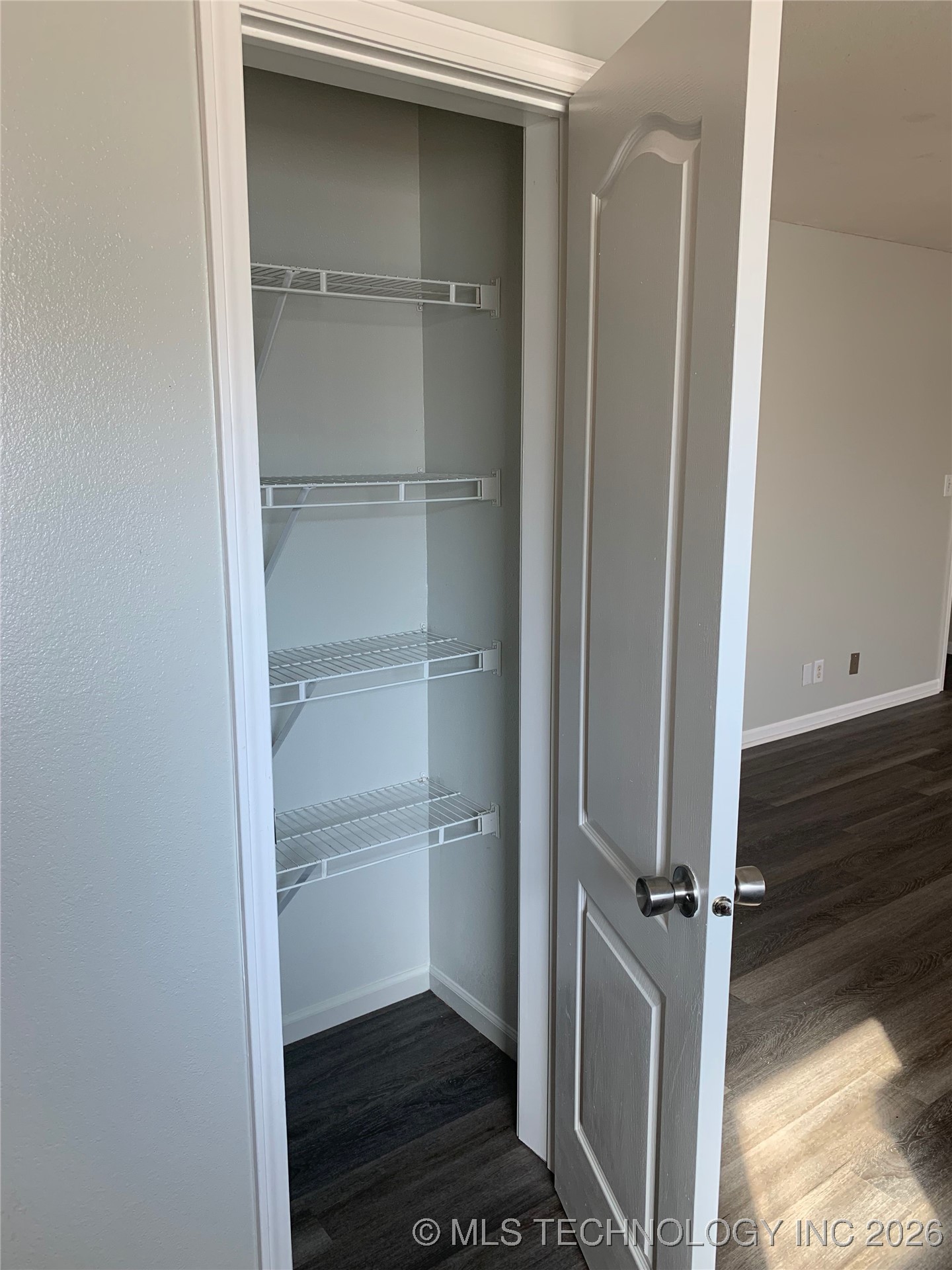 773 Hilltop Drive Property Photo 5