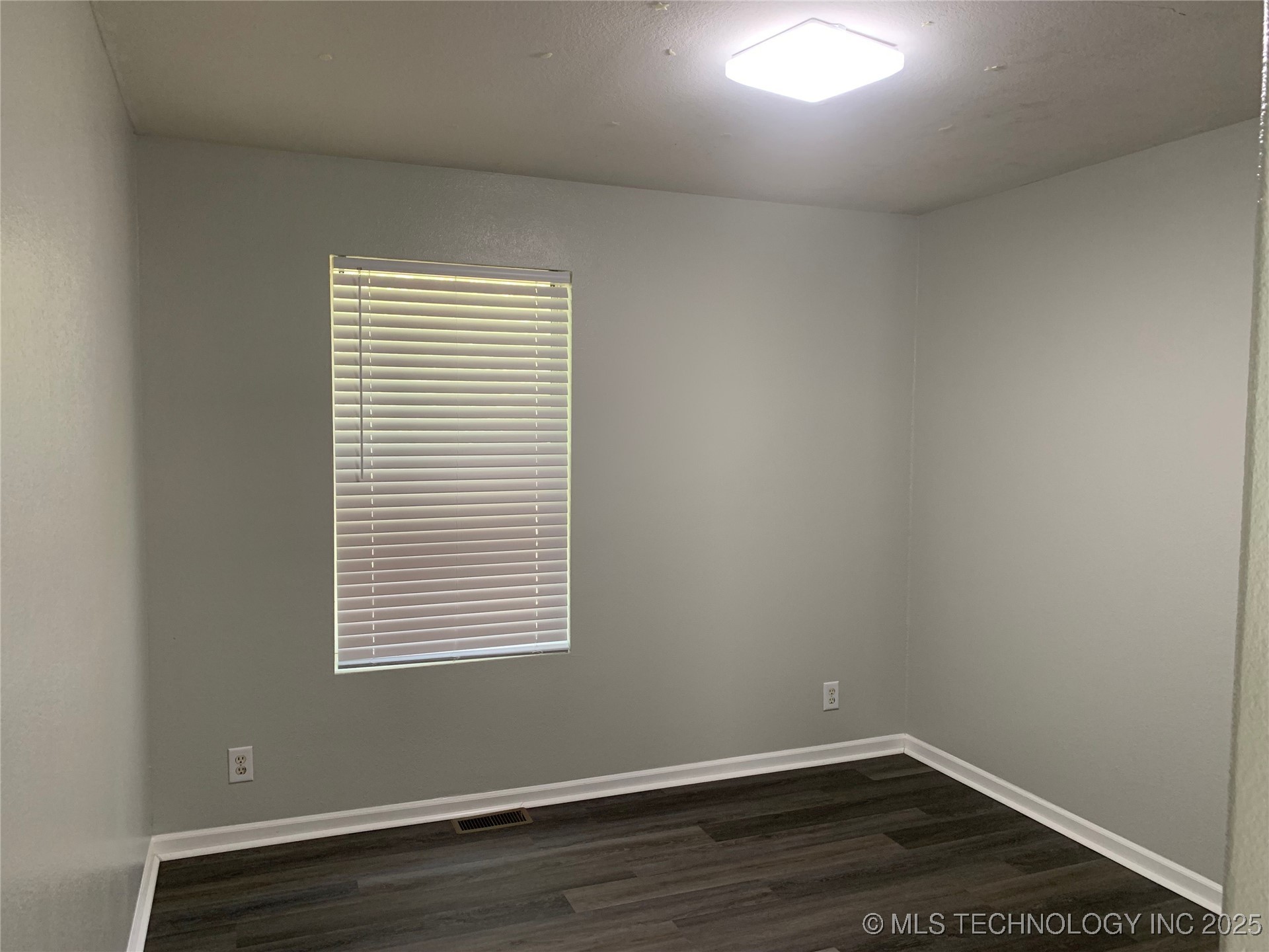 773 Hilltop Drive Property Photo 11