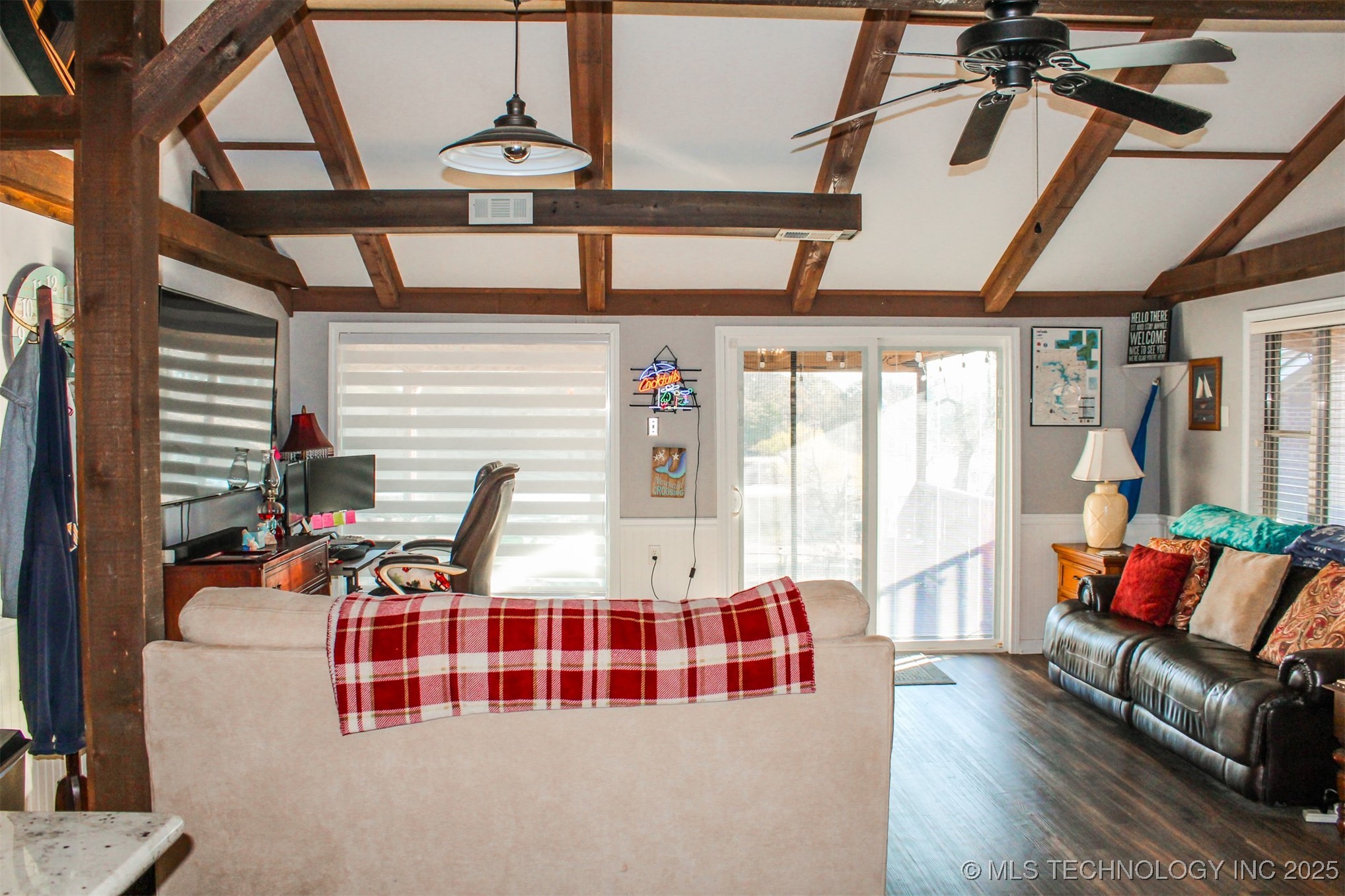 417082 E 1143 Road Property Photo 3