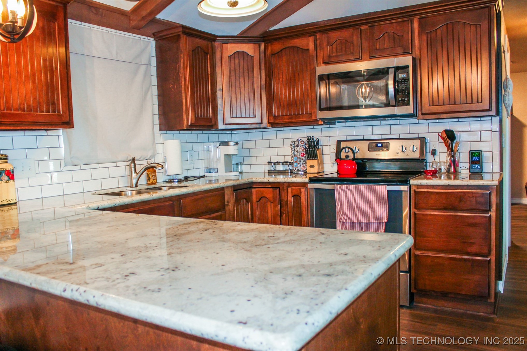 417082 E 1143 Road Property Photo 7