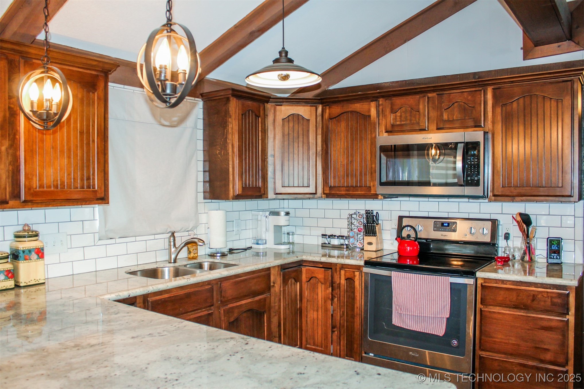 417082 E 1143 Road Property Photo 8