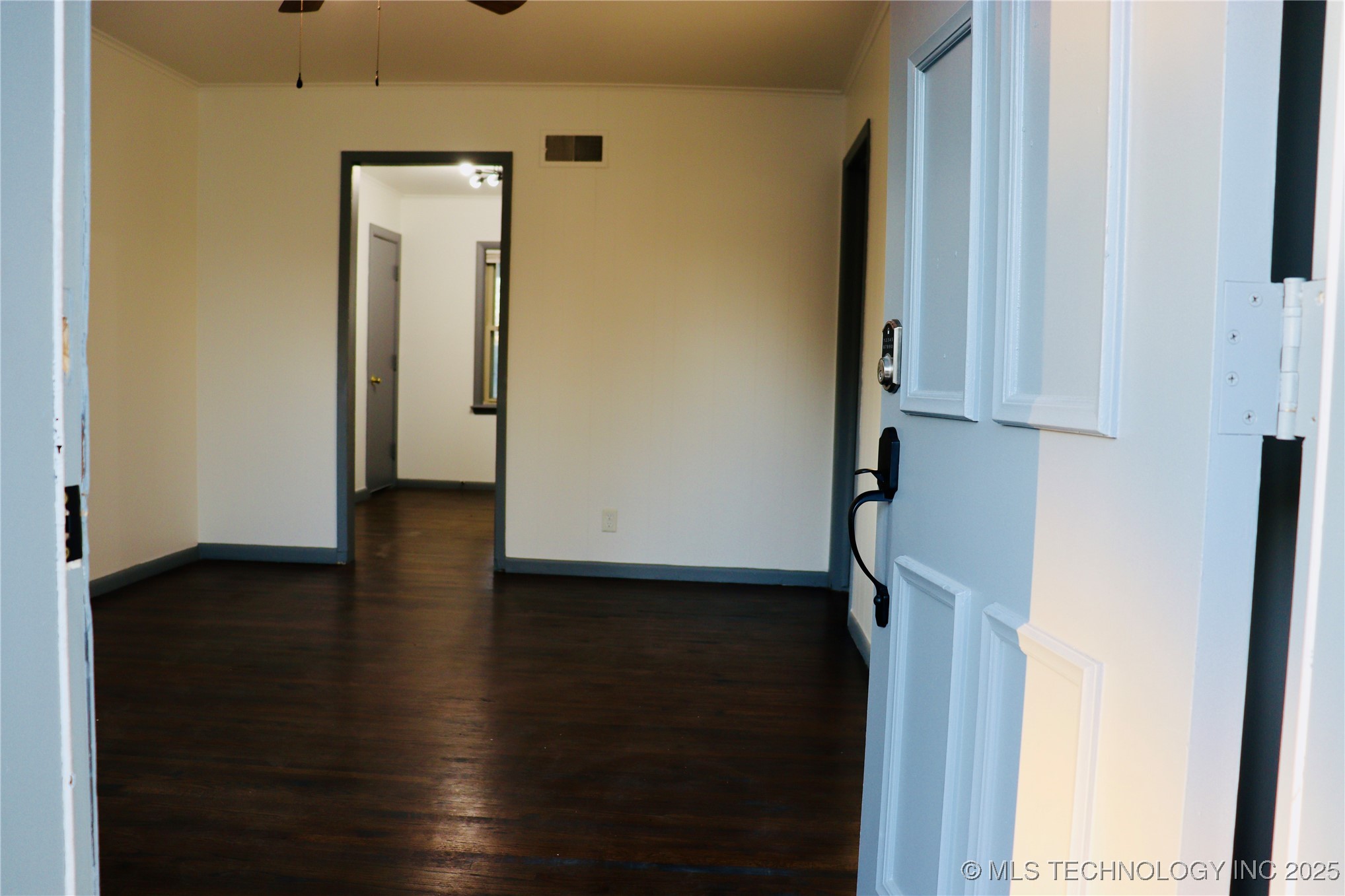 7609 E Oklahoma Place Property Photo 3