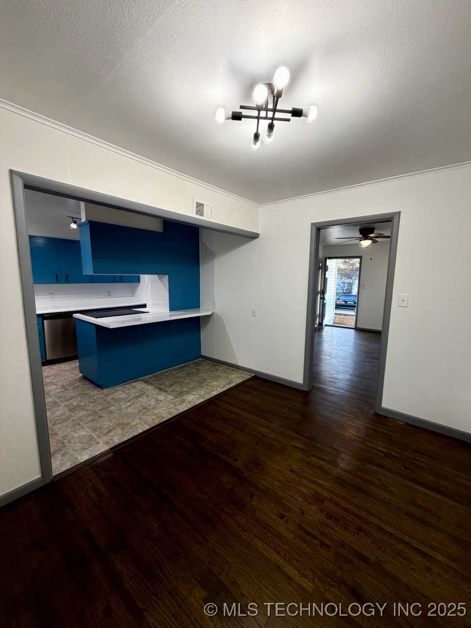 7609 E Oklahoma Place Property Photo 5