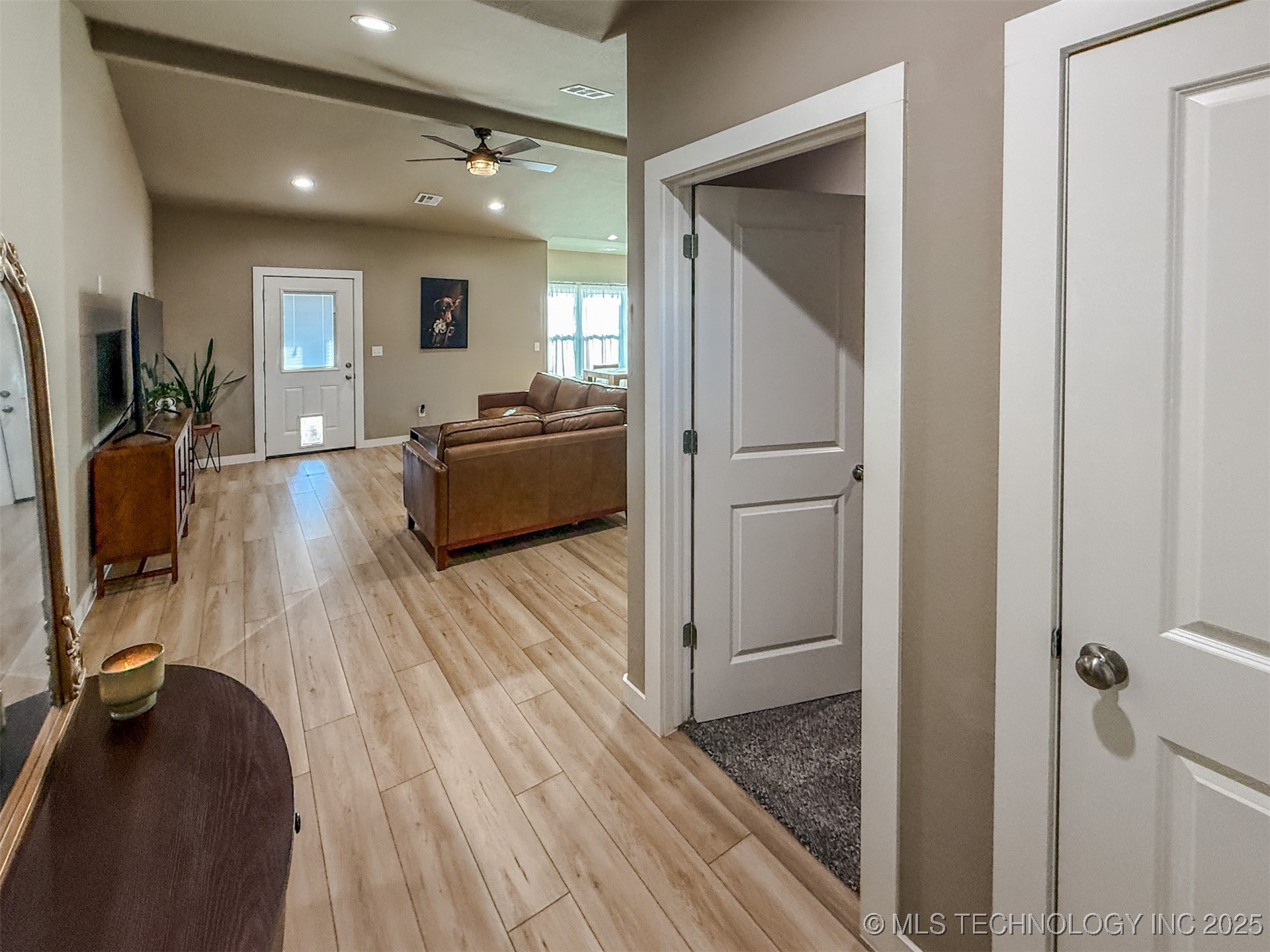 25094 S 519 Road Property Photo 6