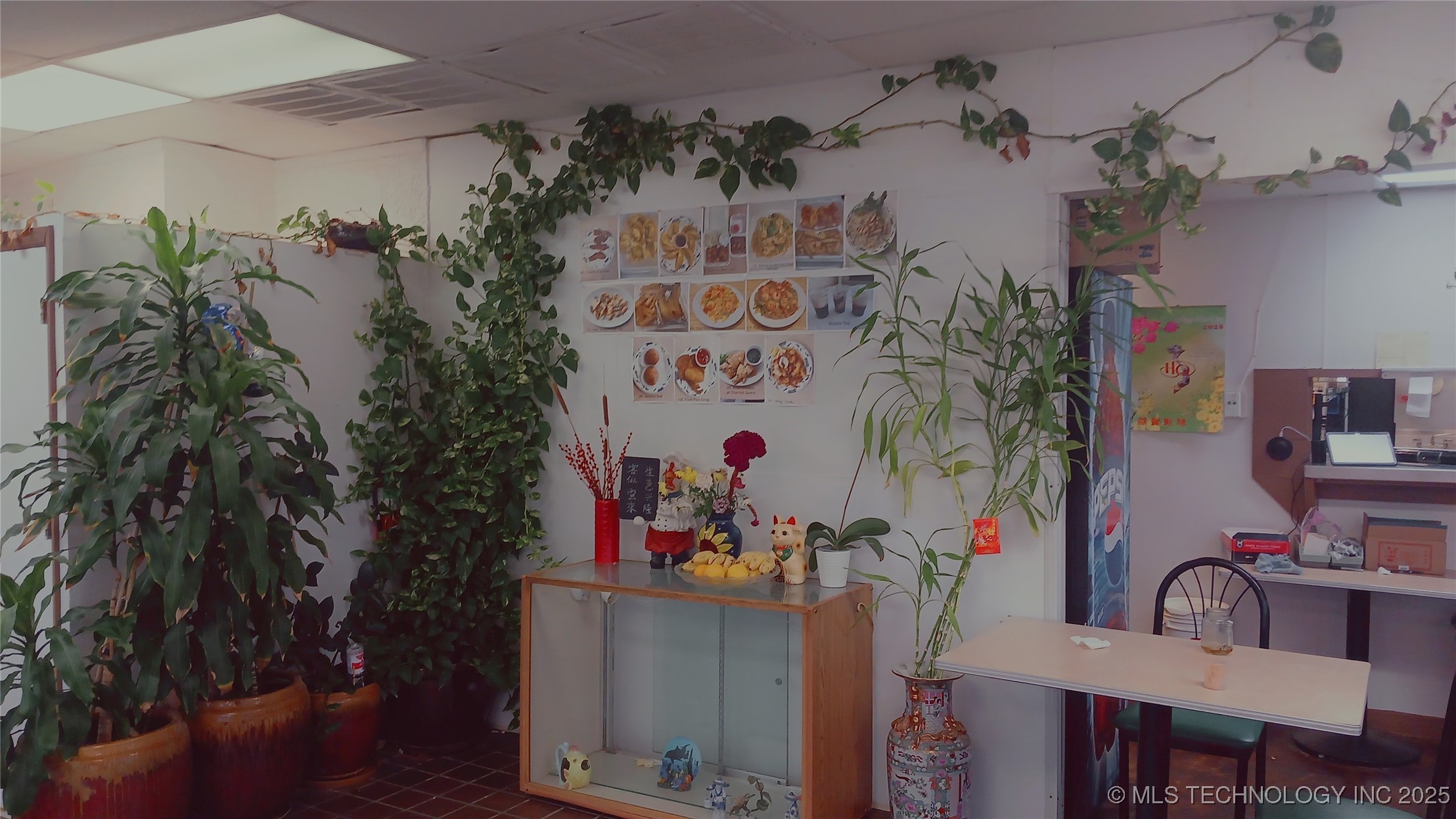 1000 S Wood Drive Property Photo 6