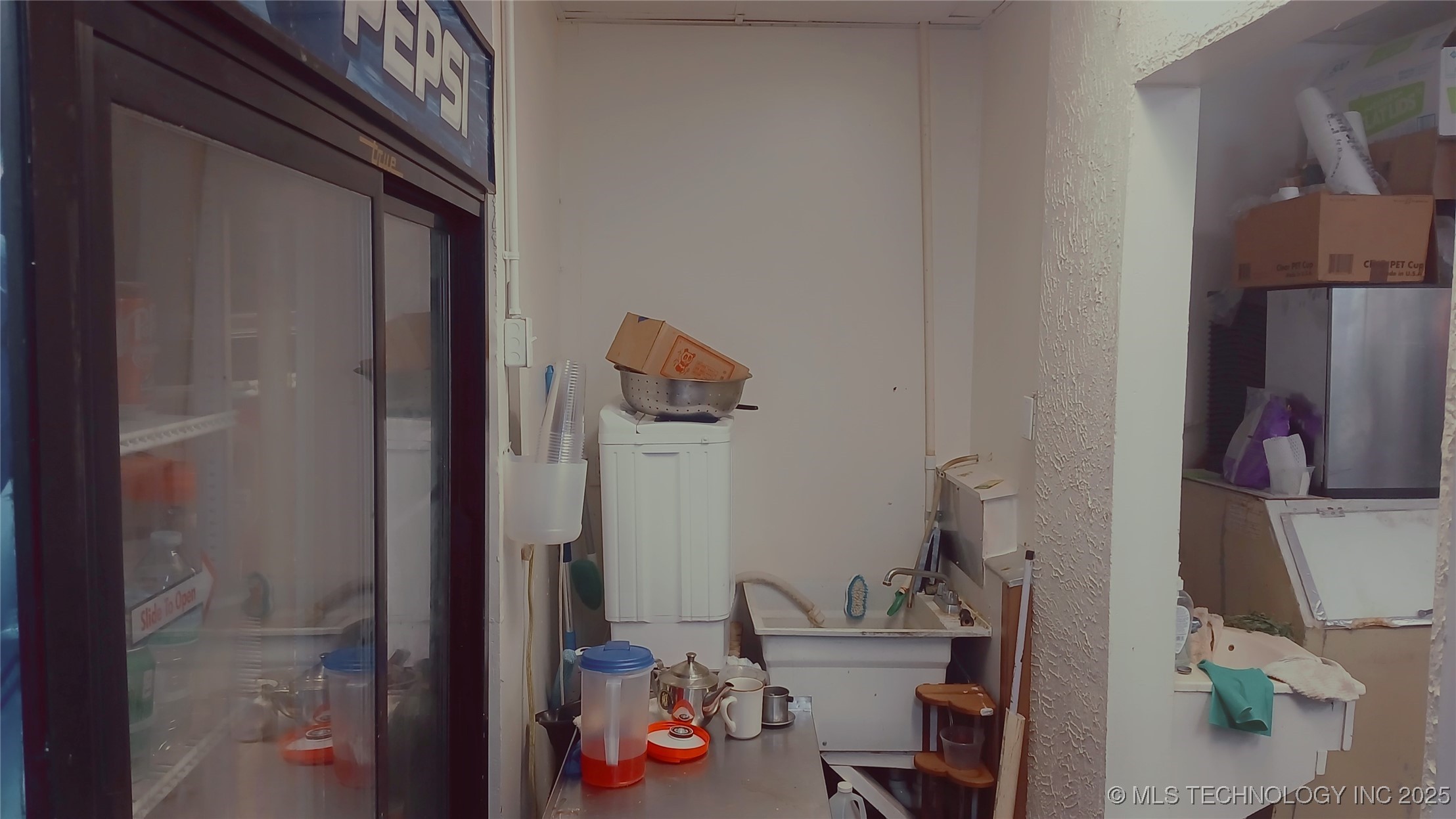 1000 S Wood Drive Property Photo 10