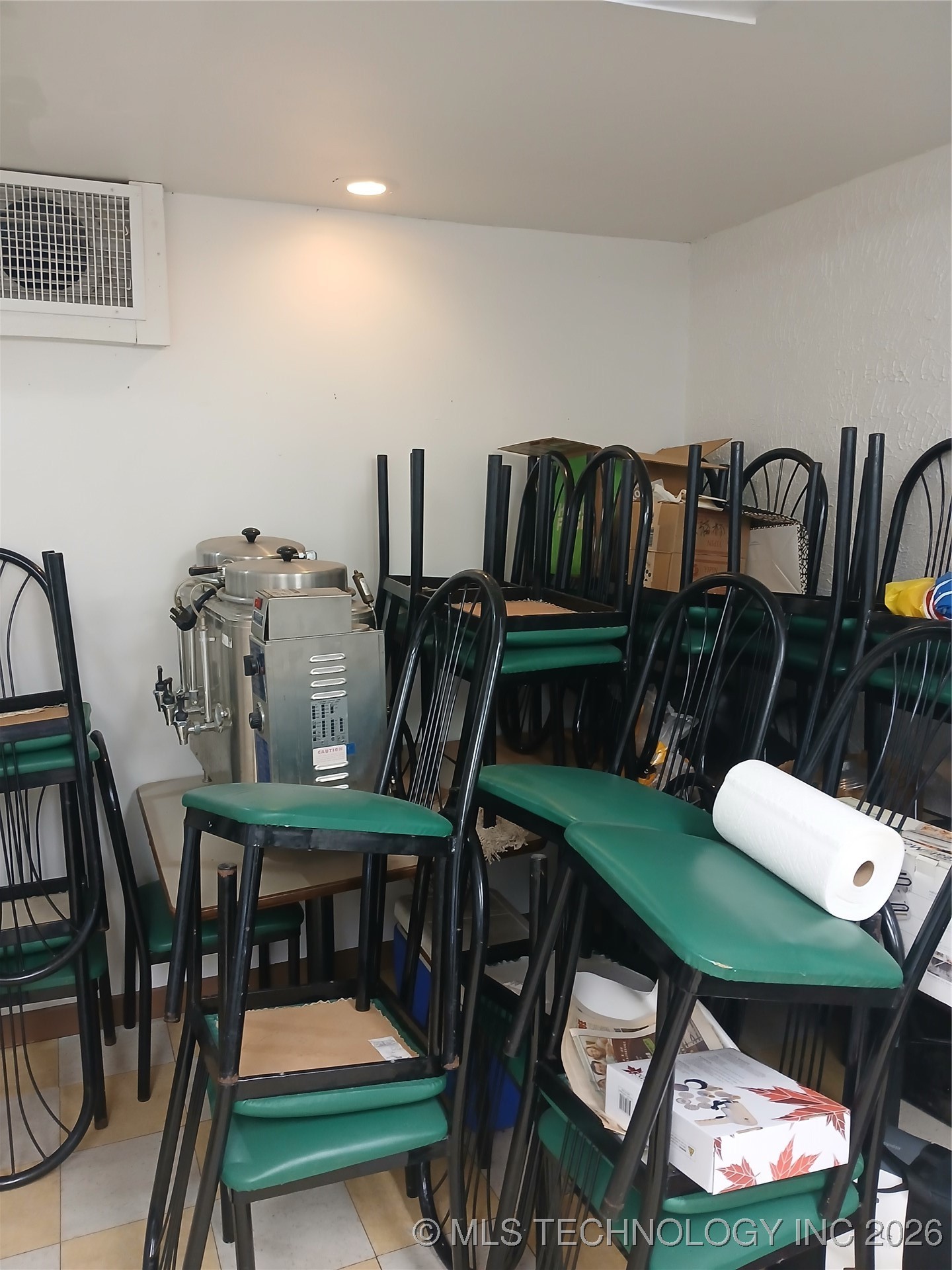 1000 S Wood Drive Property Photo 11