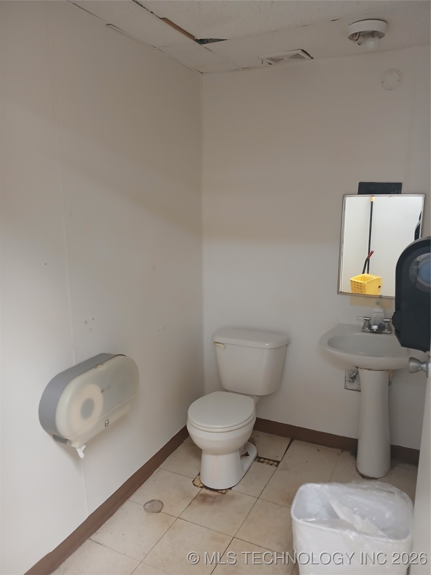 1000 S Wood Drive Property Photo 15