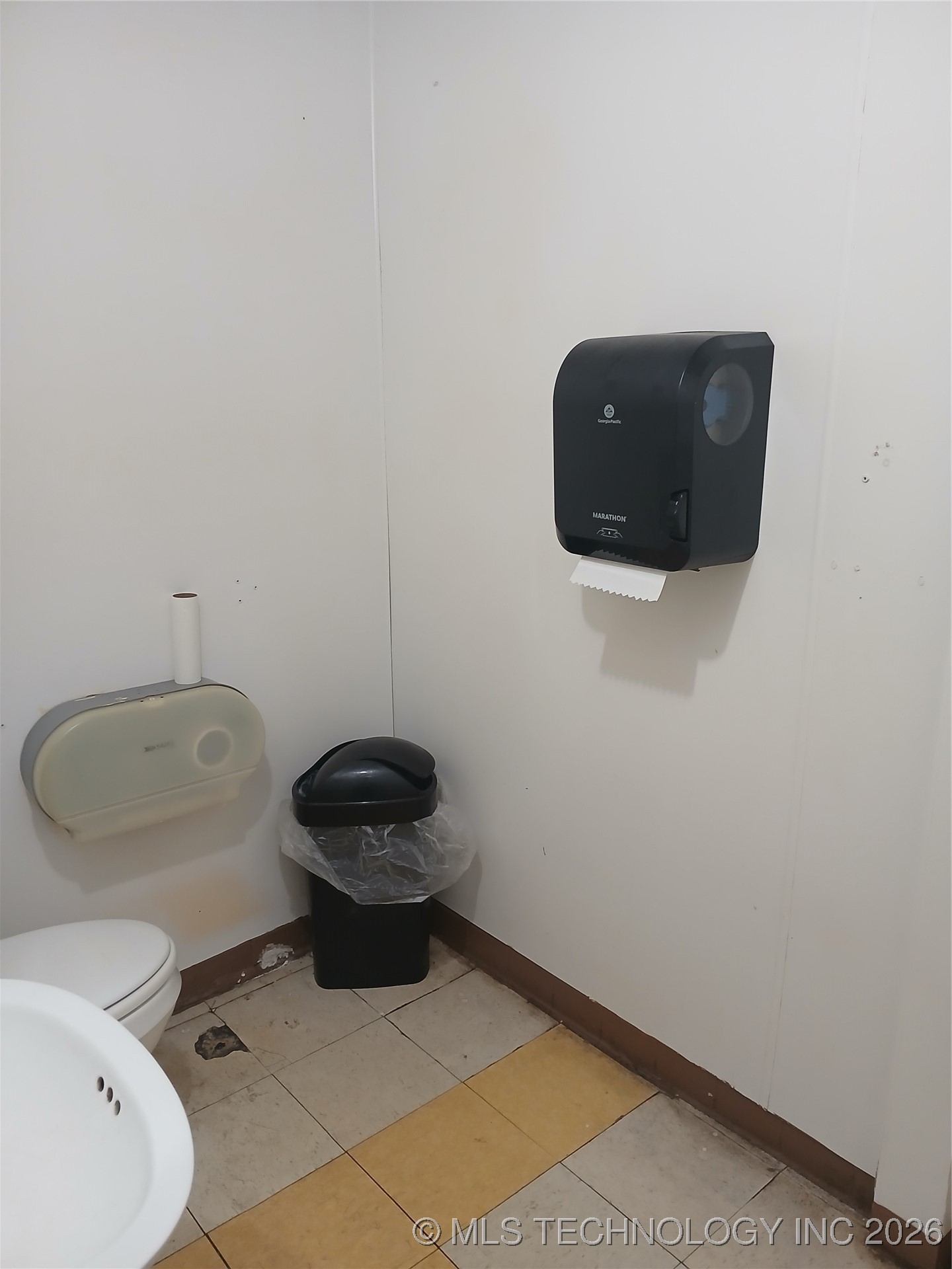 1000 S Wood Drive Property Photo 16