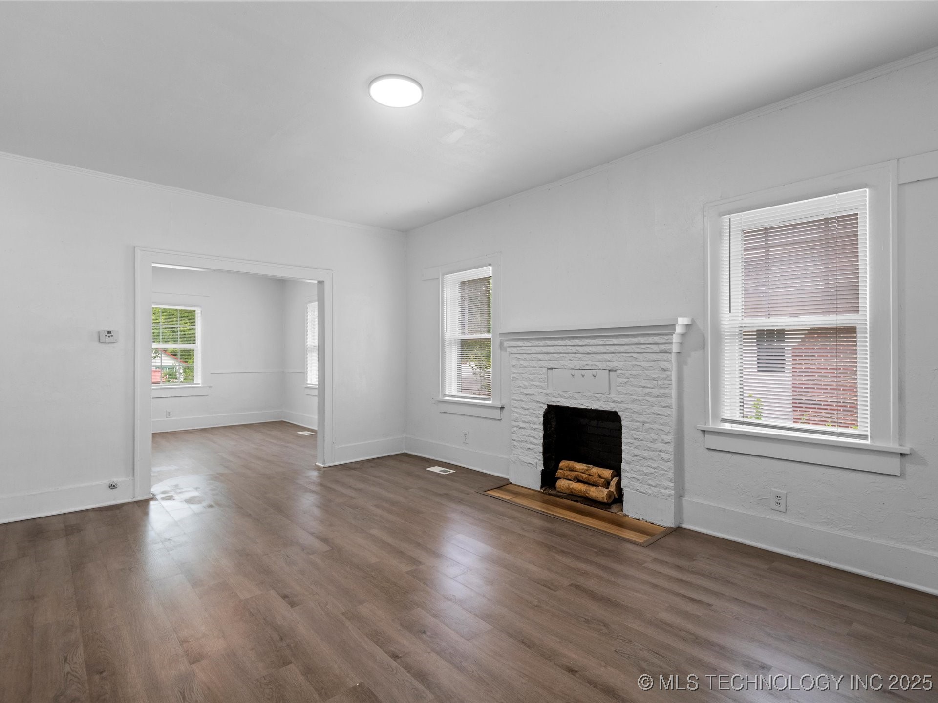 518 E 14th Property Photo 5