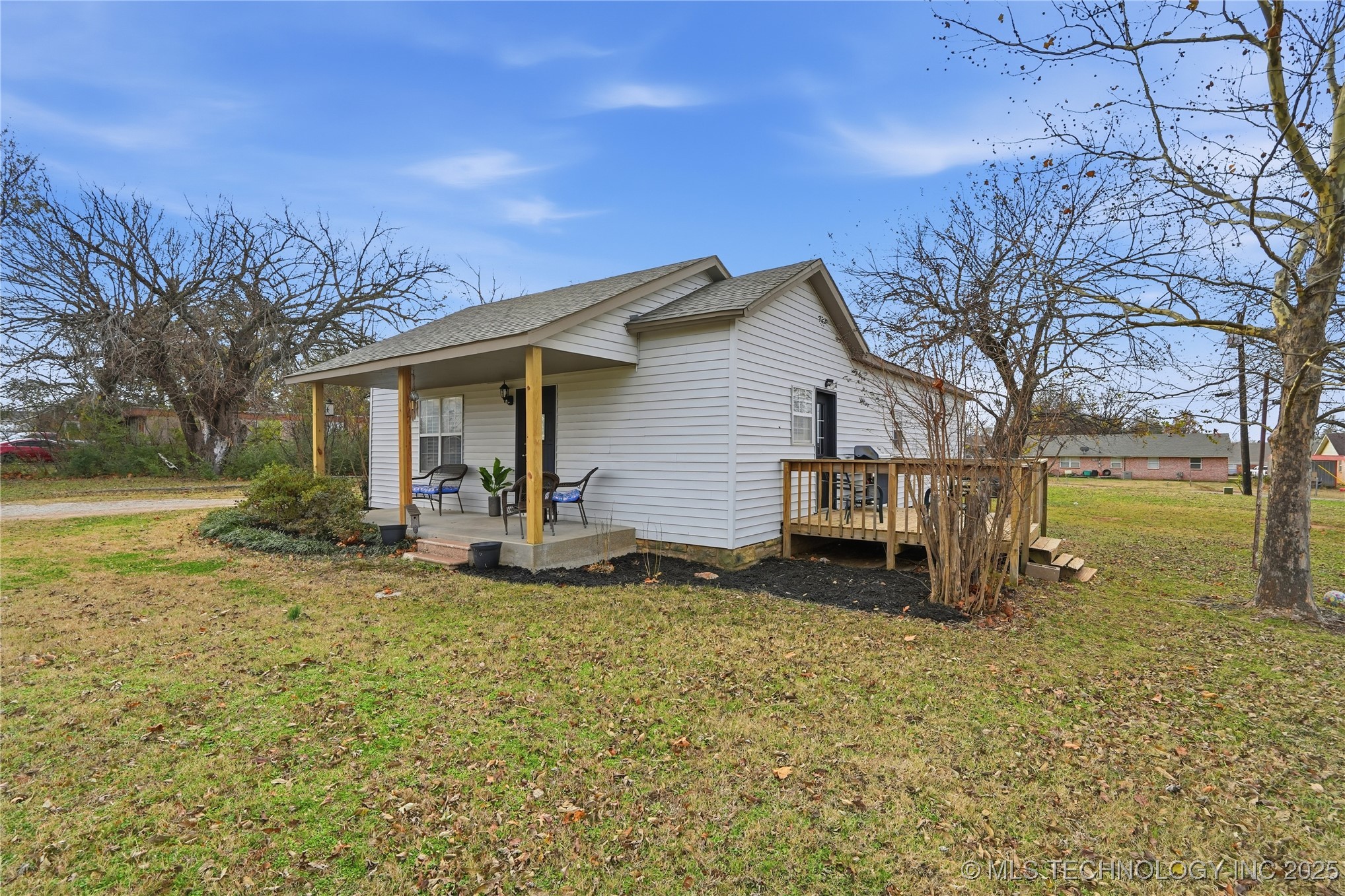 1417 E Oak Street Property Photo 7