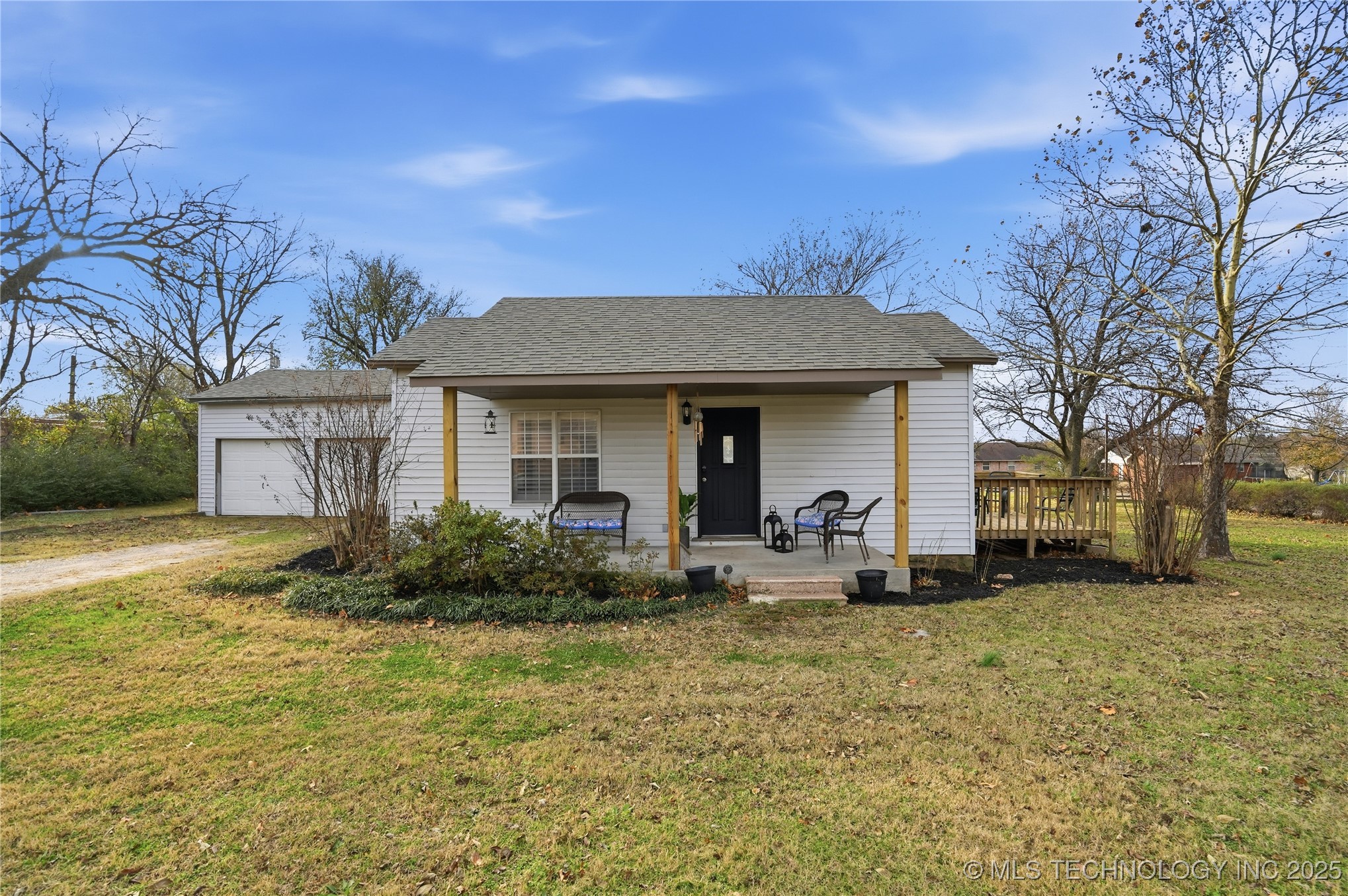 1417 E Oak Street Property Photo 8