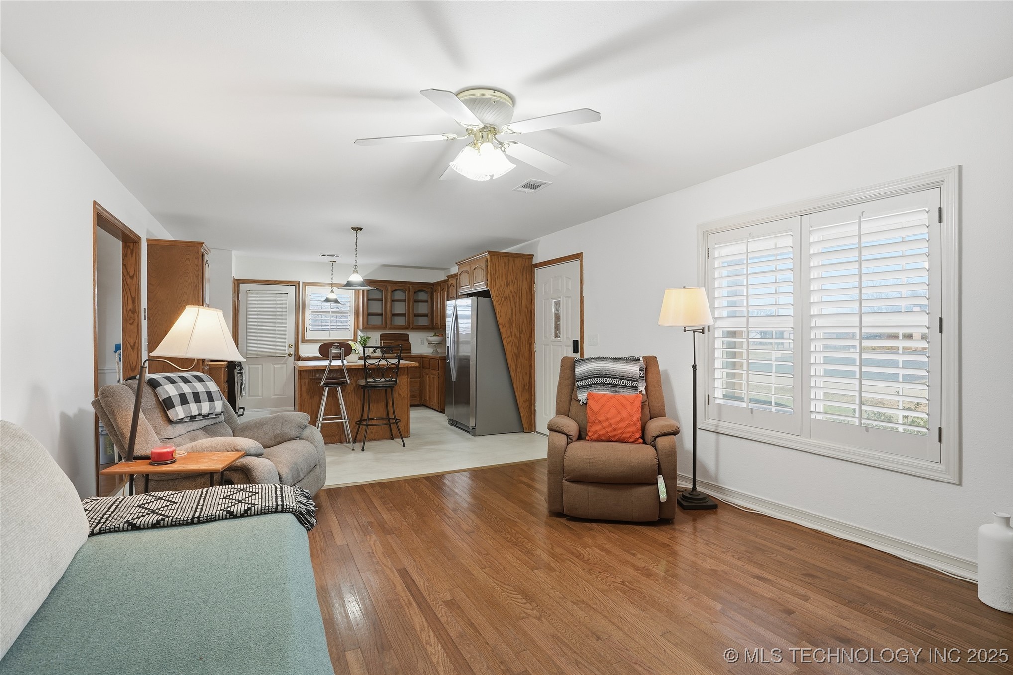 1417 E Oak Street Property Photo 11