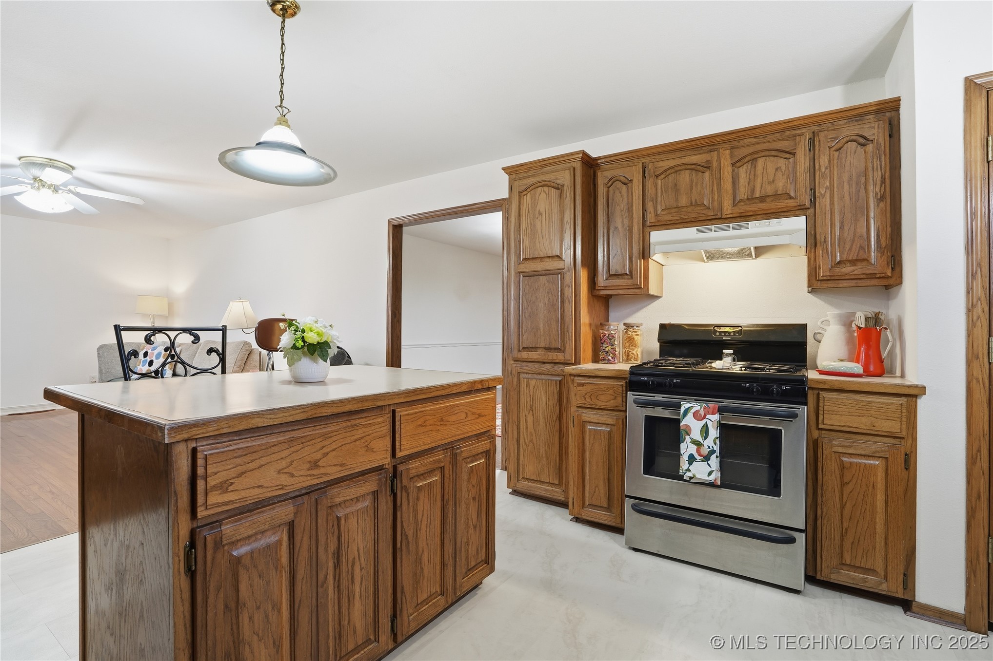 1417 E Oak Street Property Photo 18