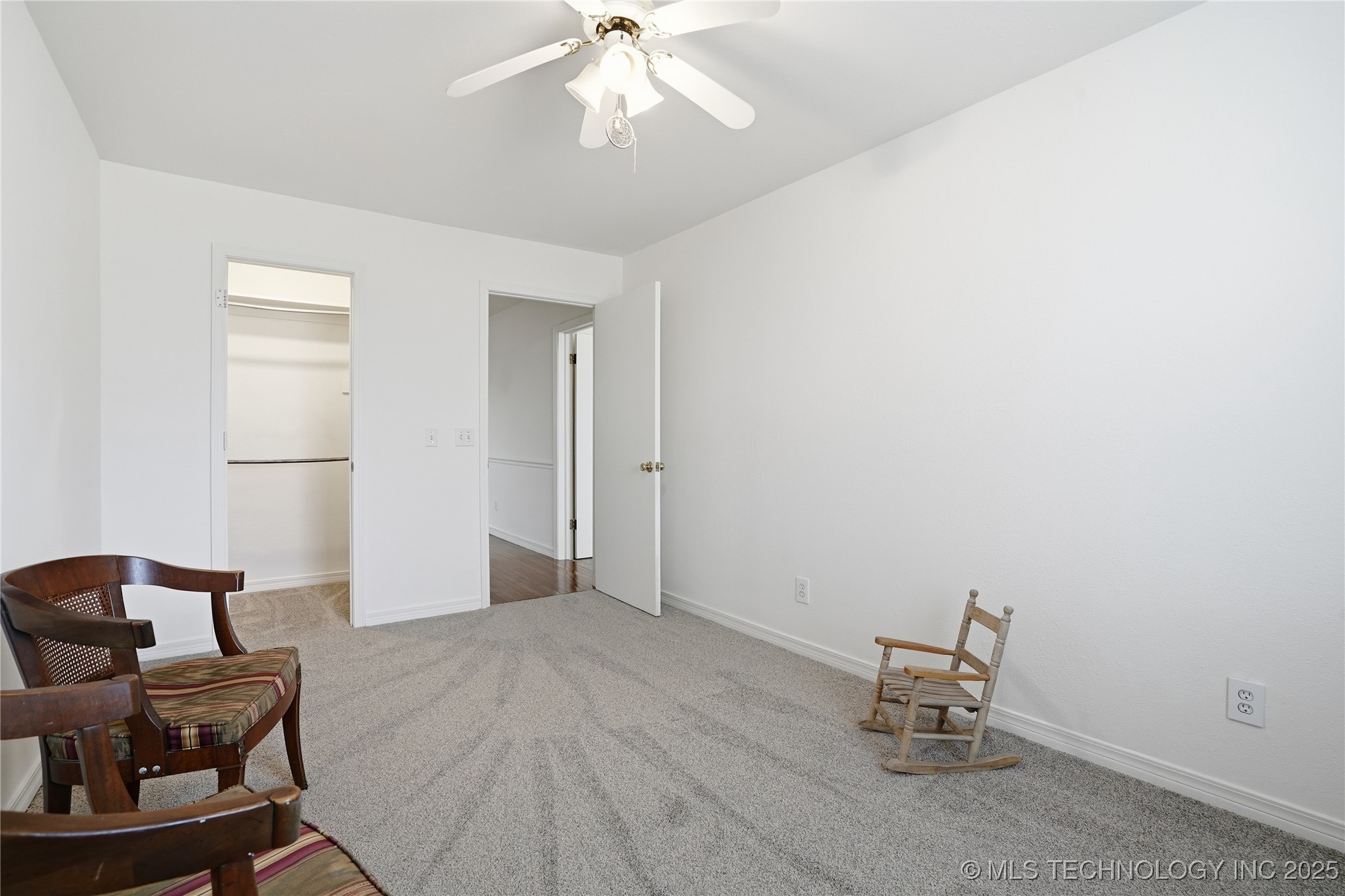 1417 E Oak Street Property Photo 31