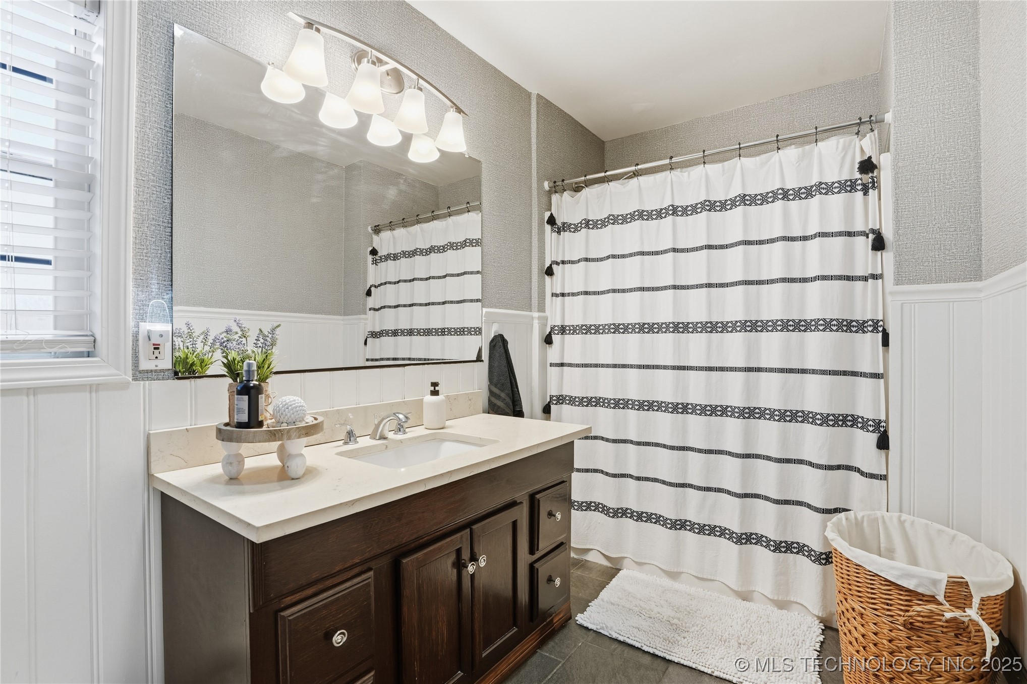 1417 E Oak Street Property Photo 33