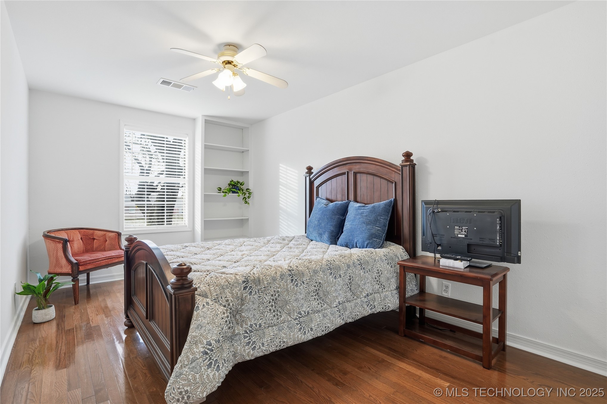 1417 E Oak Street Property Photo 35