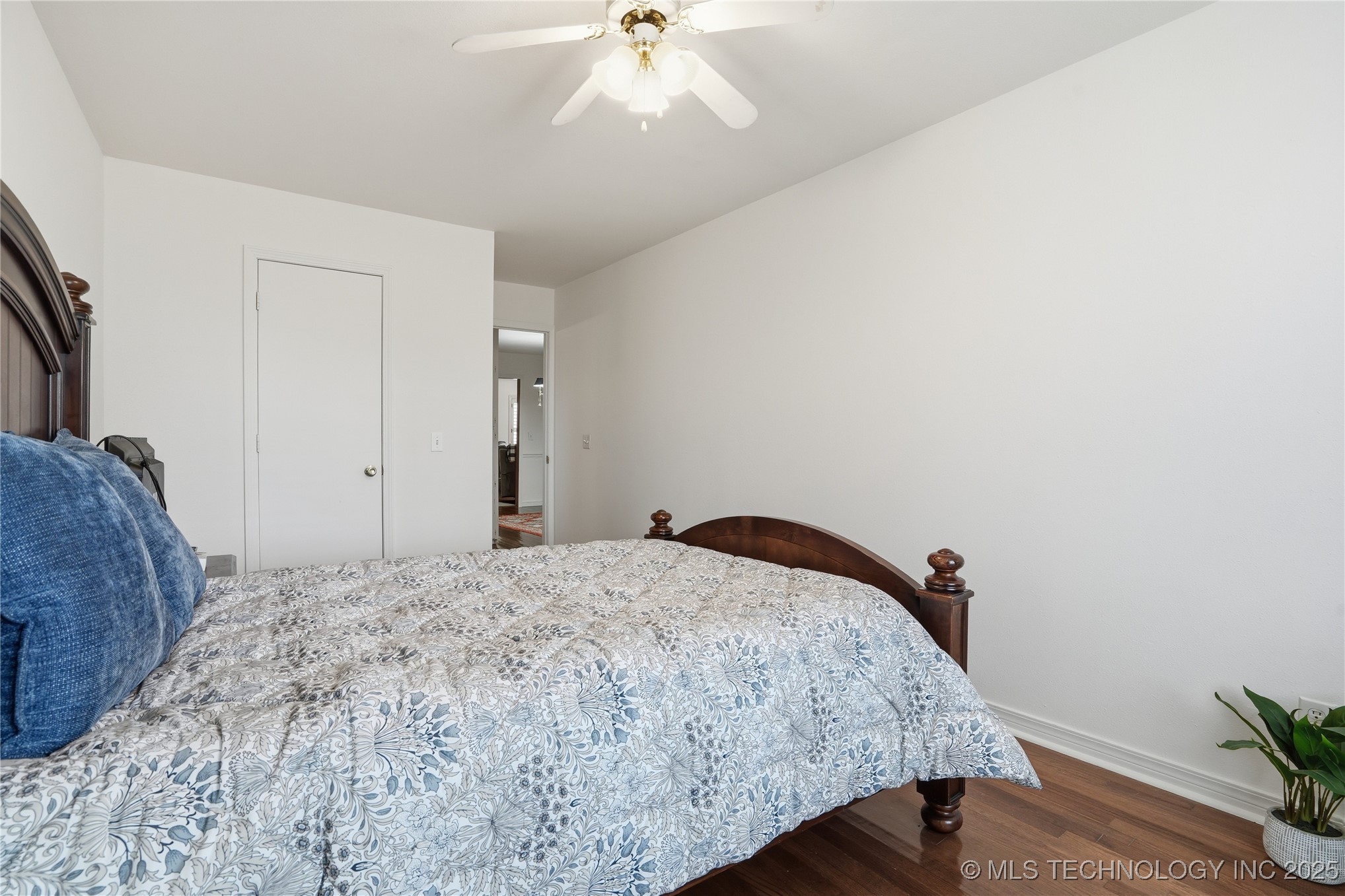 1417 E Oak Street Property Photo 36