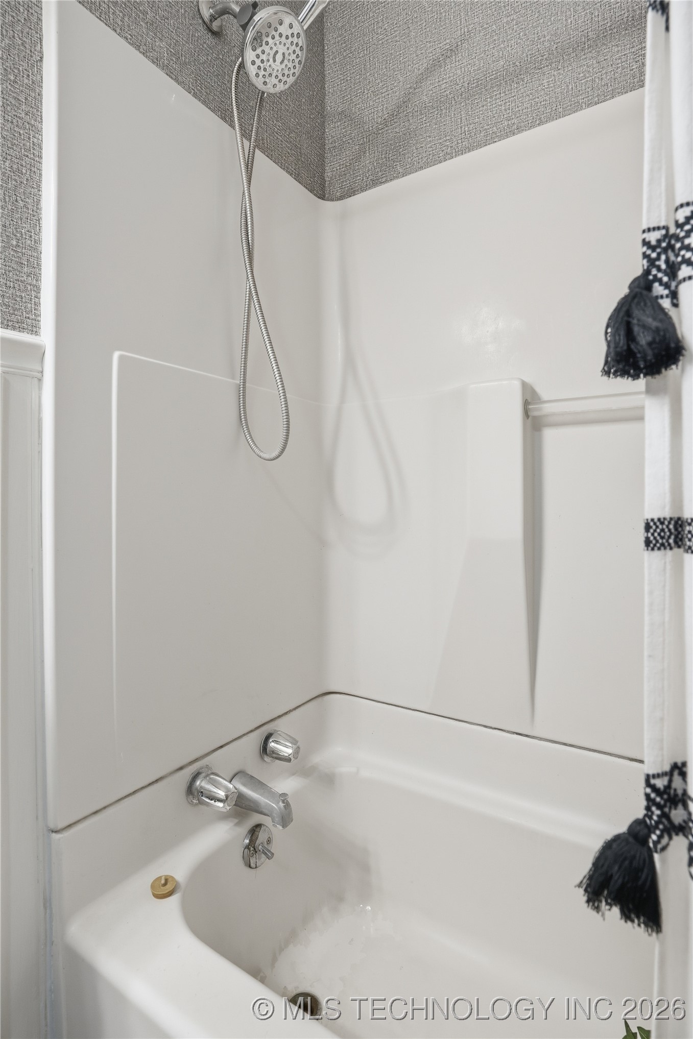 1417 E Oak Street Property Photo 39