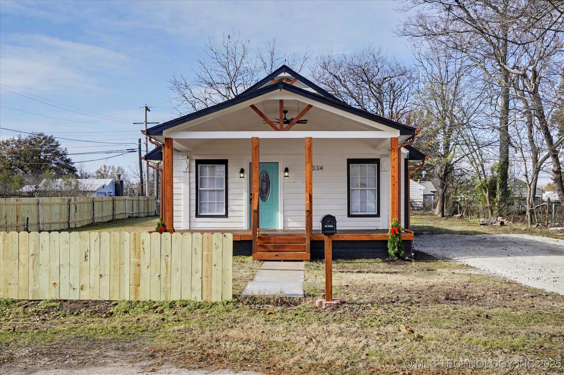 2034 N Fulton Avenue Property Photo 1