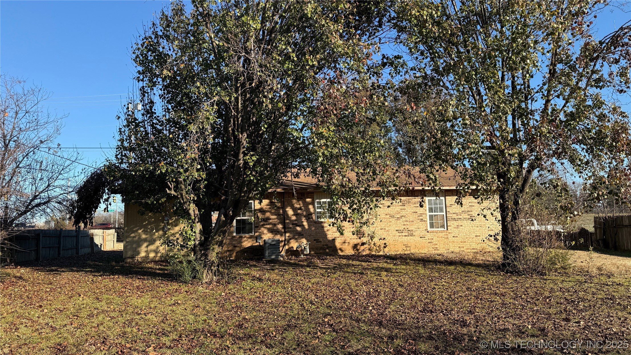 502 S Cedar Avenue Property Photo 5