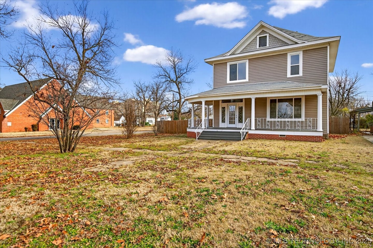 1000 Sw Jennings Avenue Property Photo 3