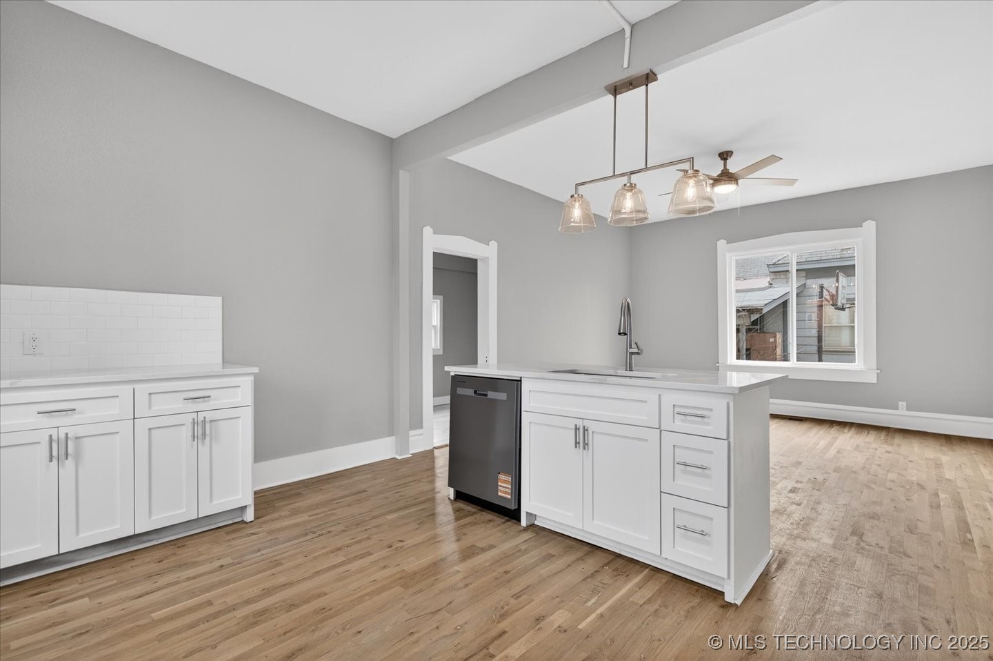 1000 Sw Jennings Avenue Property Photo 12