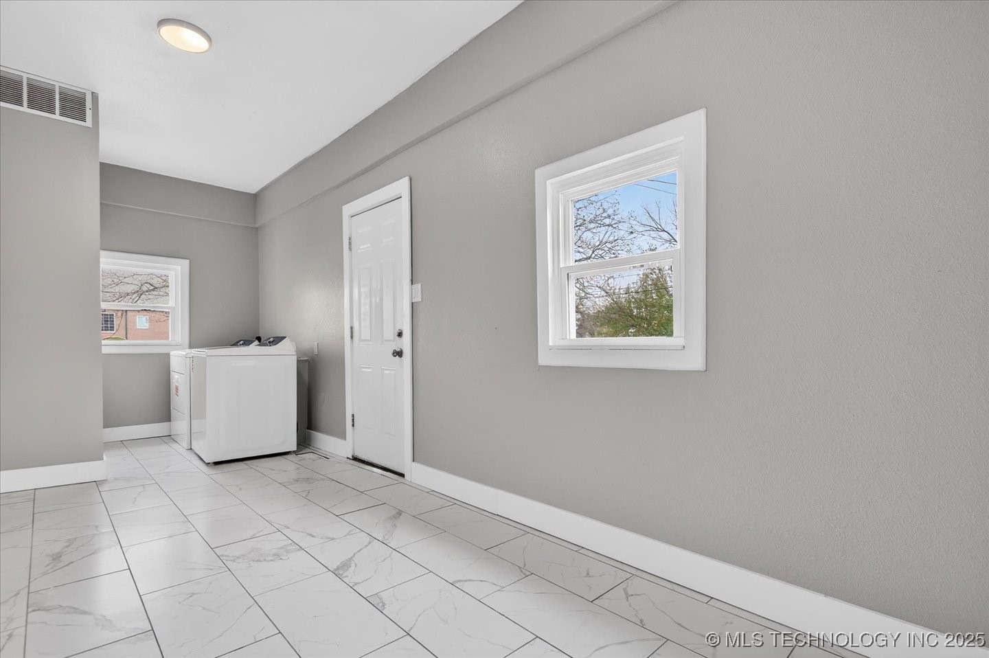 1000 Sw Jennings Avenue Property Photo 27