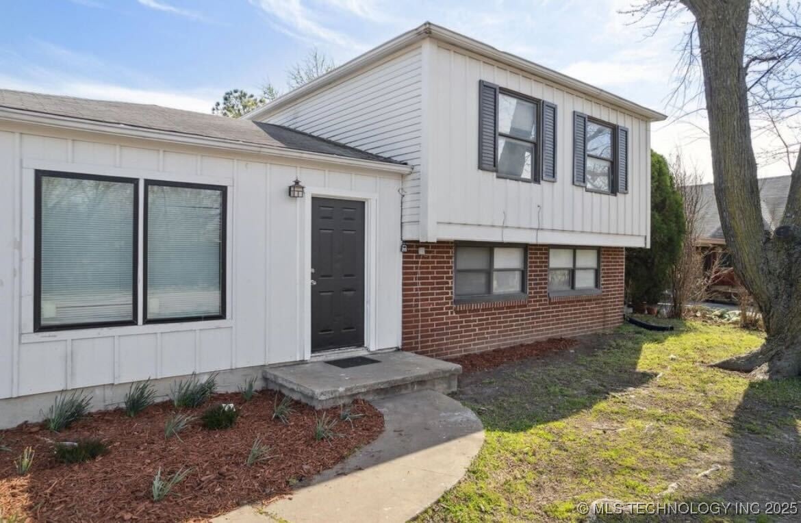 2129 S 103rd East Avenue