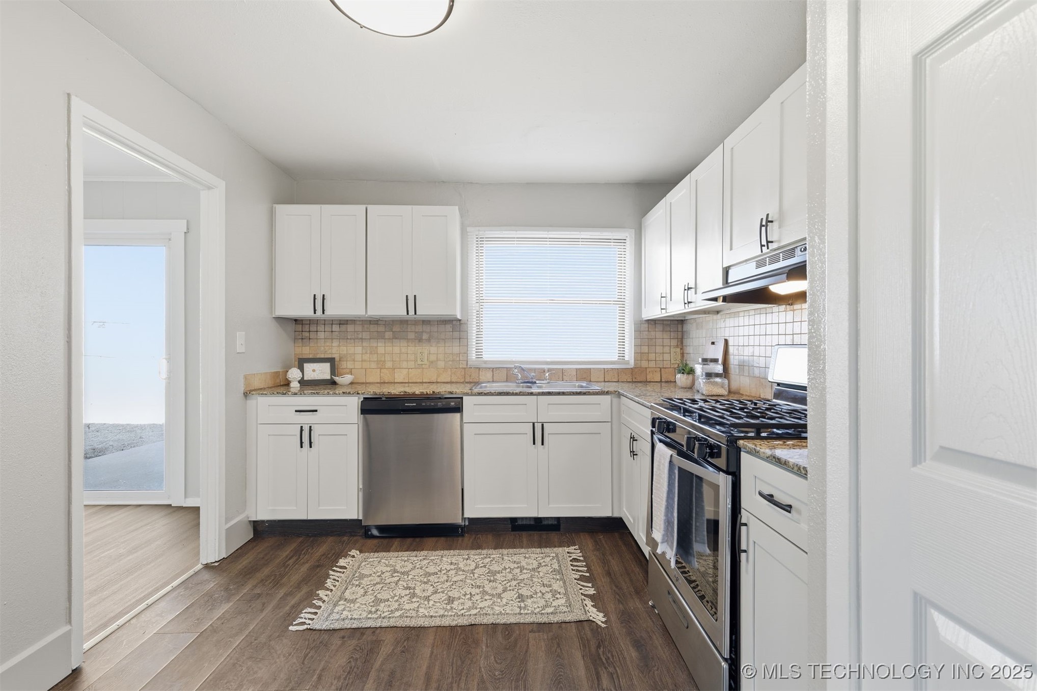 2129 S 103rd East Avenue Property Photo 4