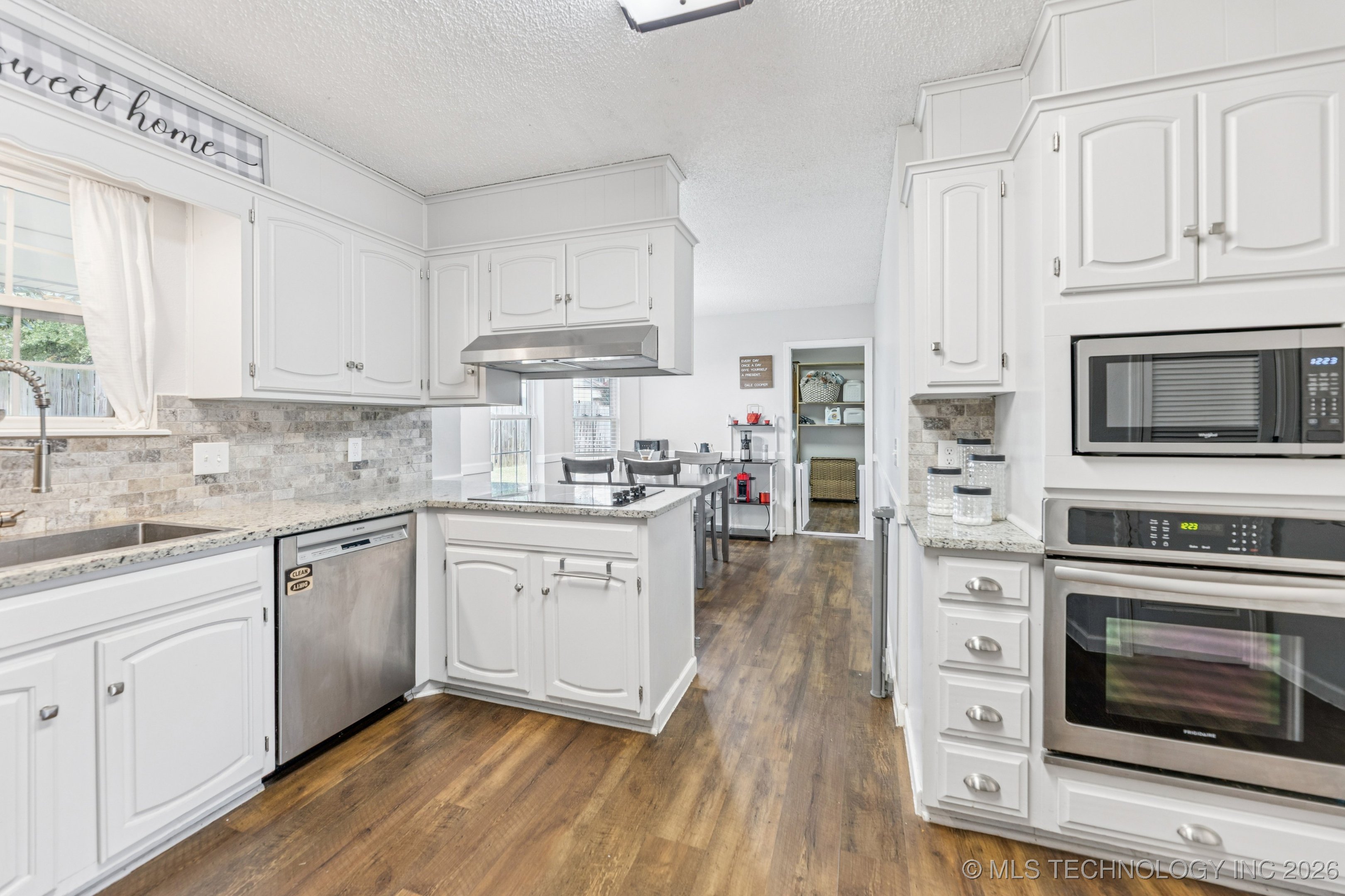 7948 S 86th East Place Property Photo 8