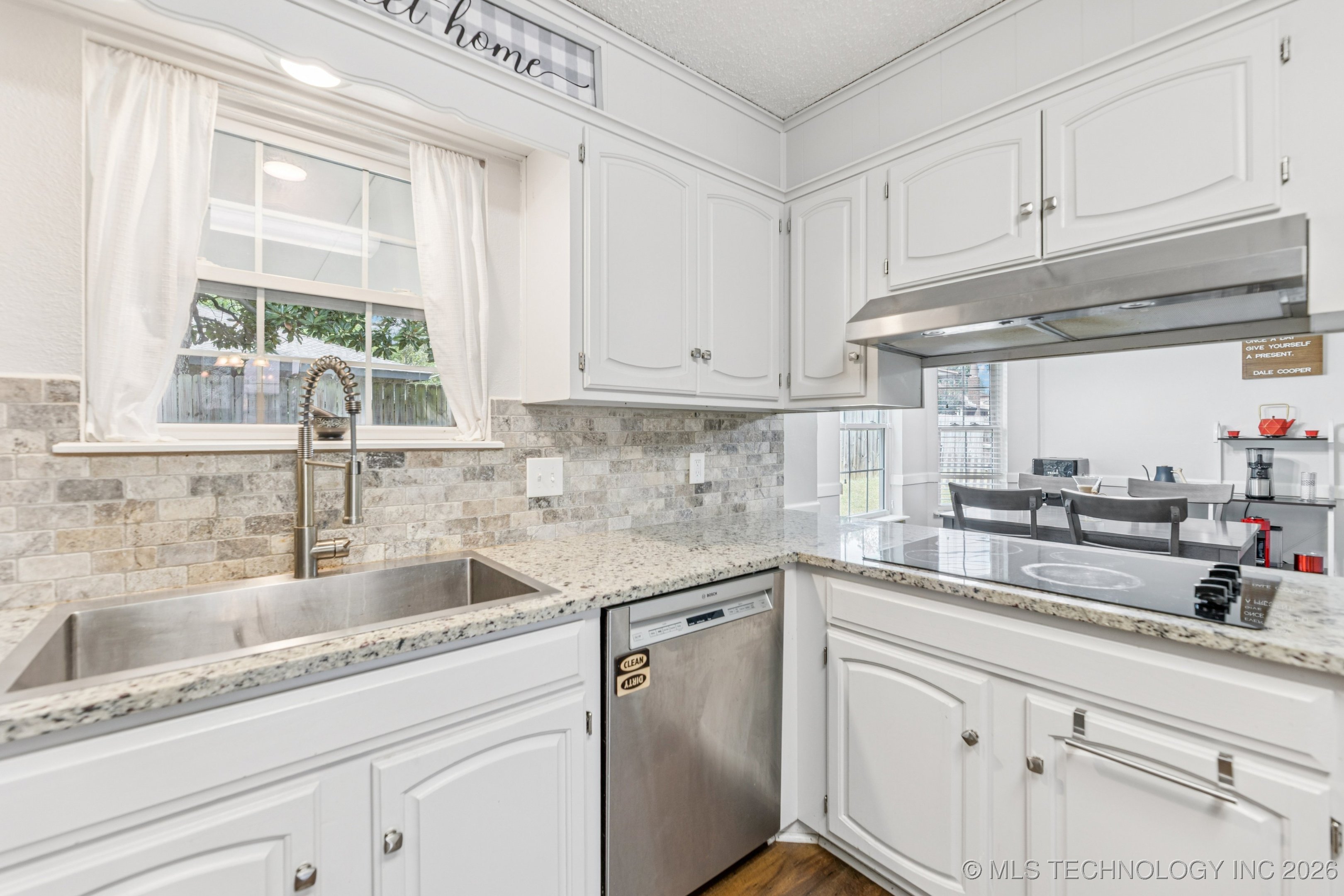 7948 S 86th East Place Property Photo 9