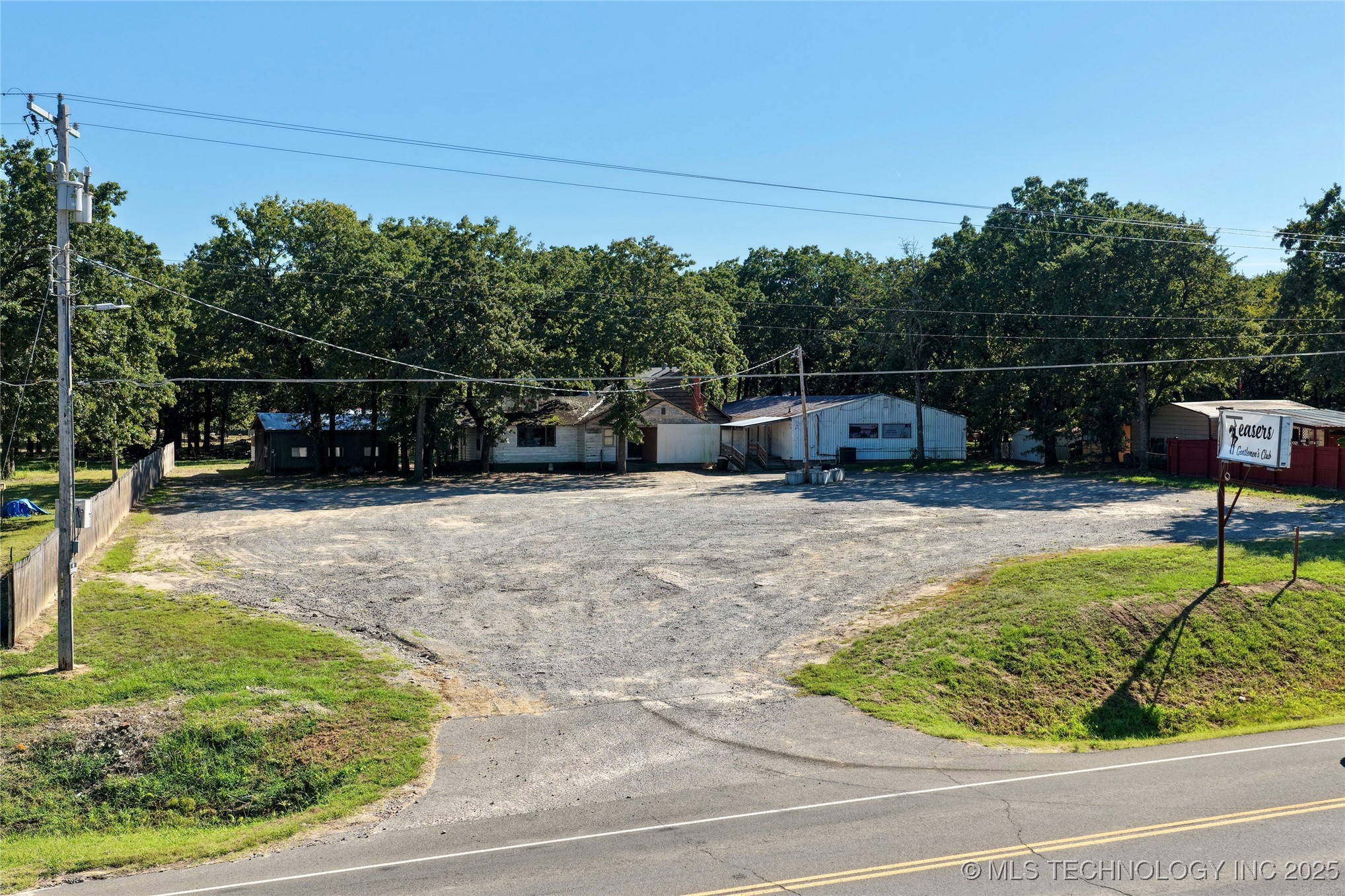 418646 Texanna Road Property Photo 2