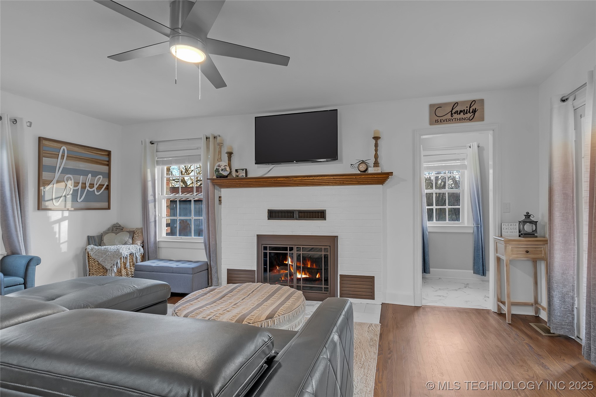 9601 N 89th East Avenue Property Photo 4