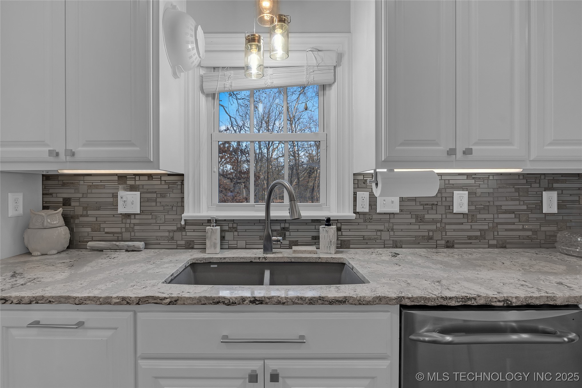 9601 N 89th East Avenue Property Photo 31