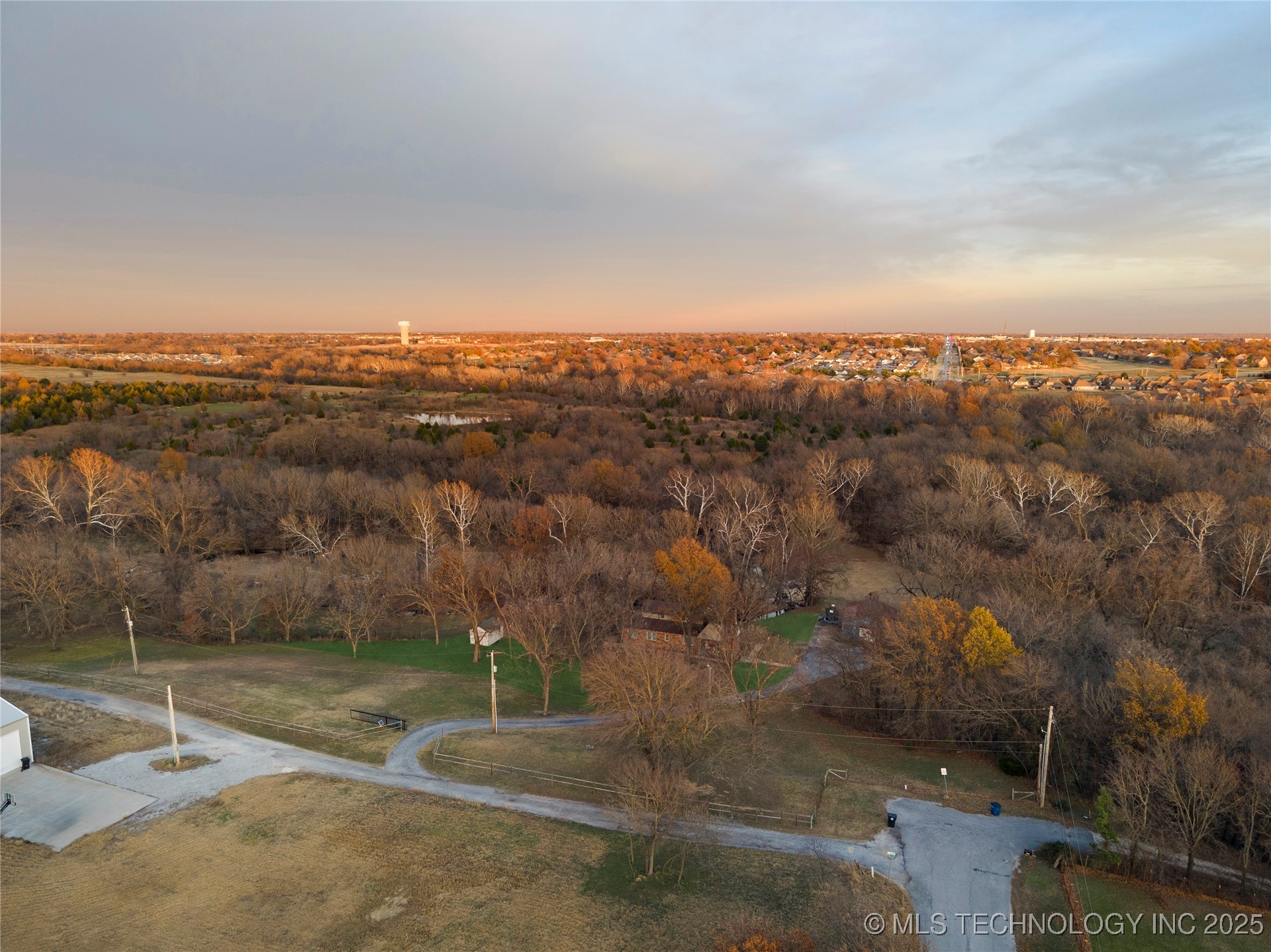 9601 N 89th East Avenue Property Photo 65