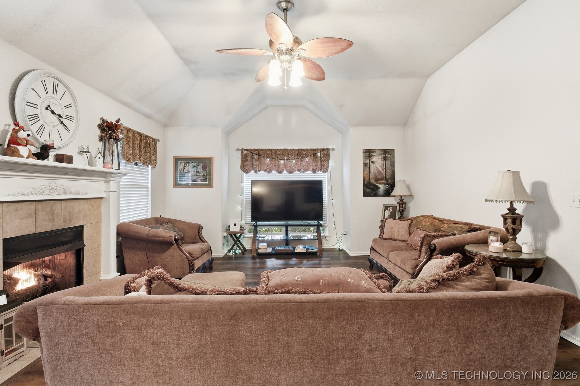 10003 N 103rd East Avenue Property Photo 6