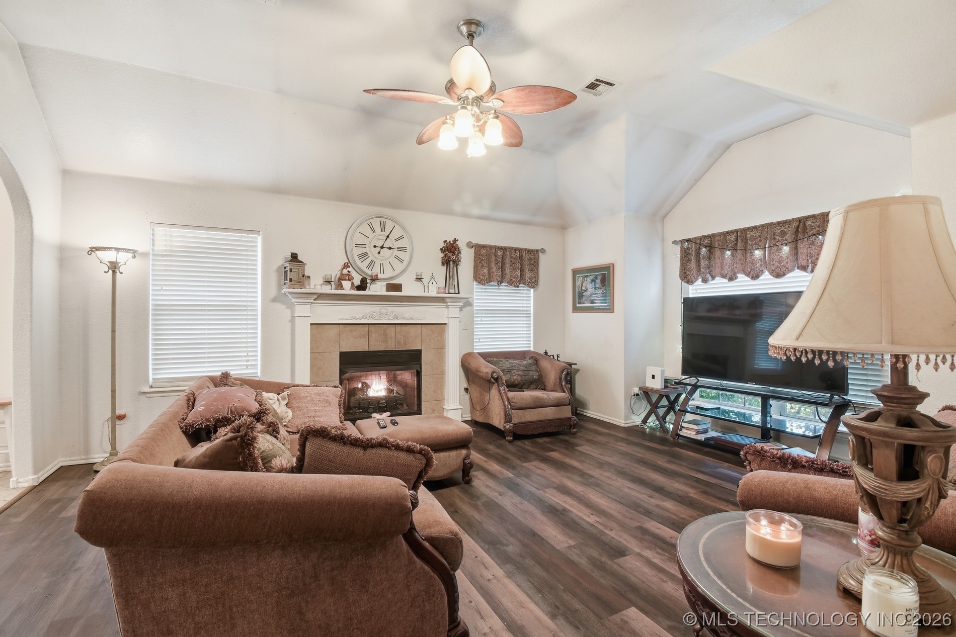 10003 N 103rd East Avenue Property Photo 7